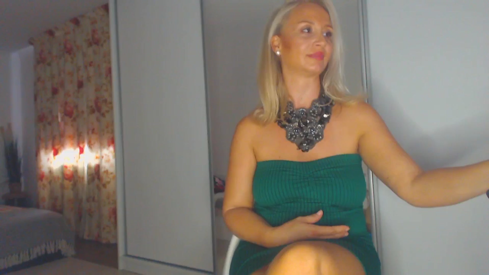 Gallery image thumbnail from Merlyn4u's myfreecams stream on, 09/26/2025, 13:07 image 16 of 20