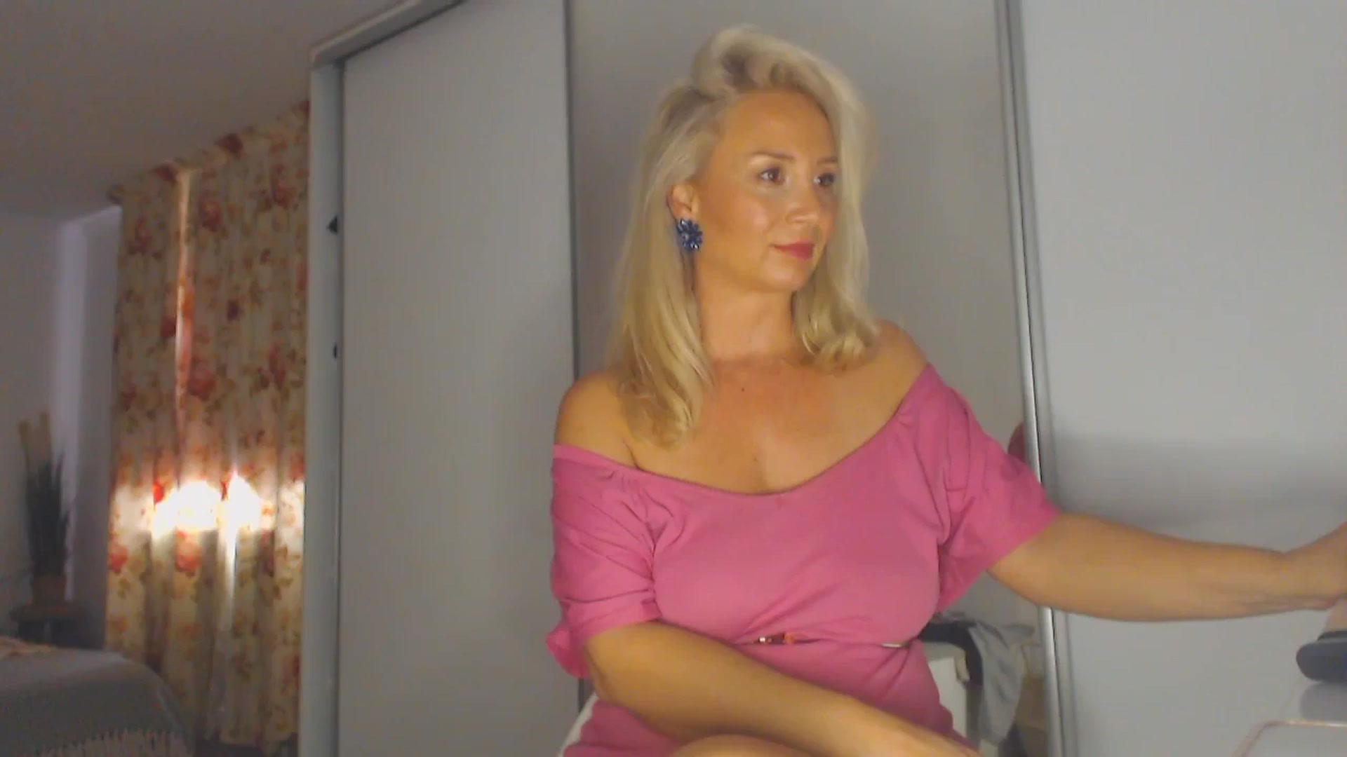 Gallery image thumbnail from Merlyn4u's myfreecams stream on, 09/29/2025, 13:34 image 1 of 20