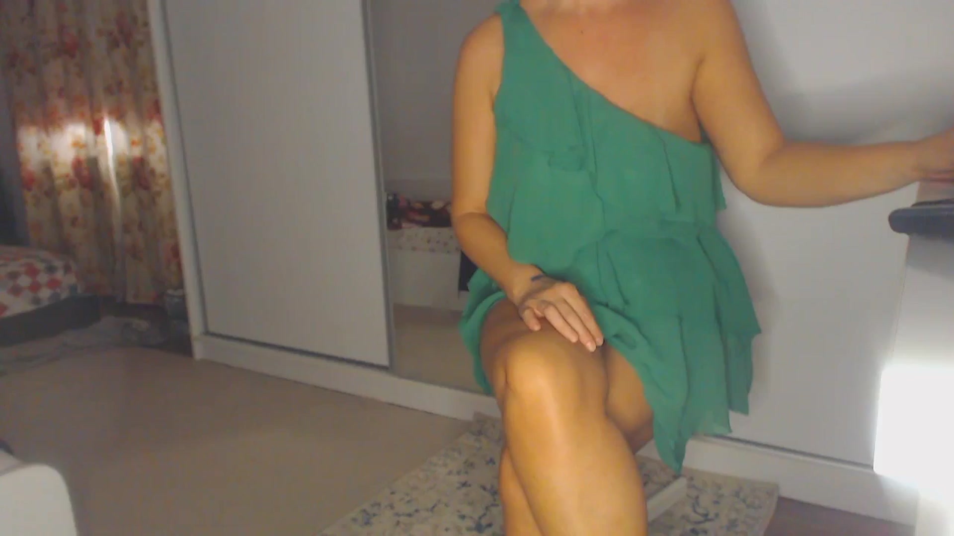Gallery image thumbnail from Merlyn4u's myfreecams stream on, 10/04/2025, 13:45 image 11 of 20