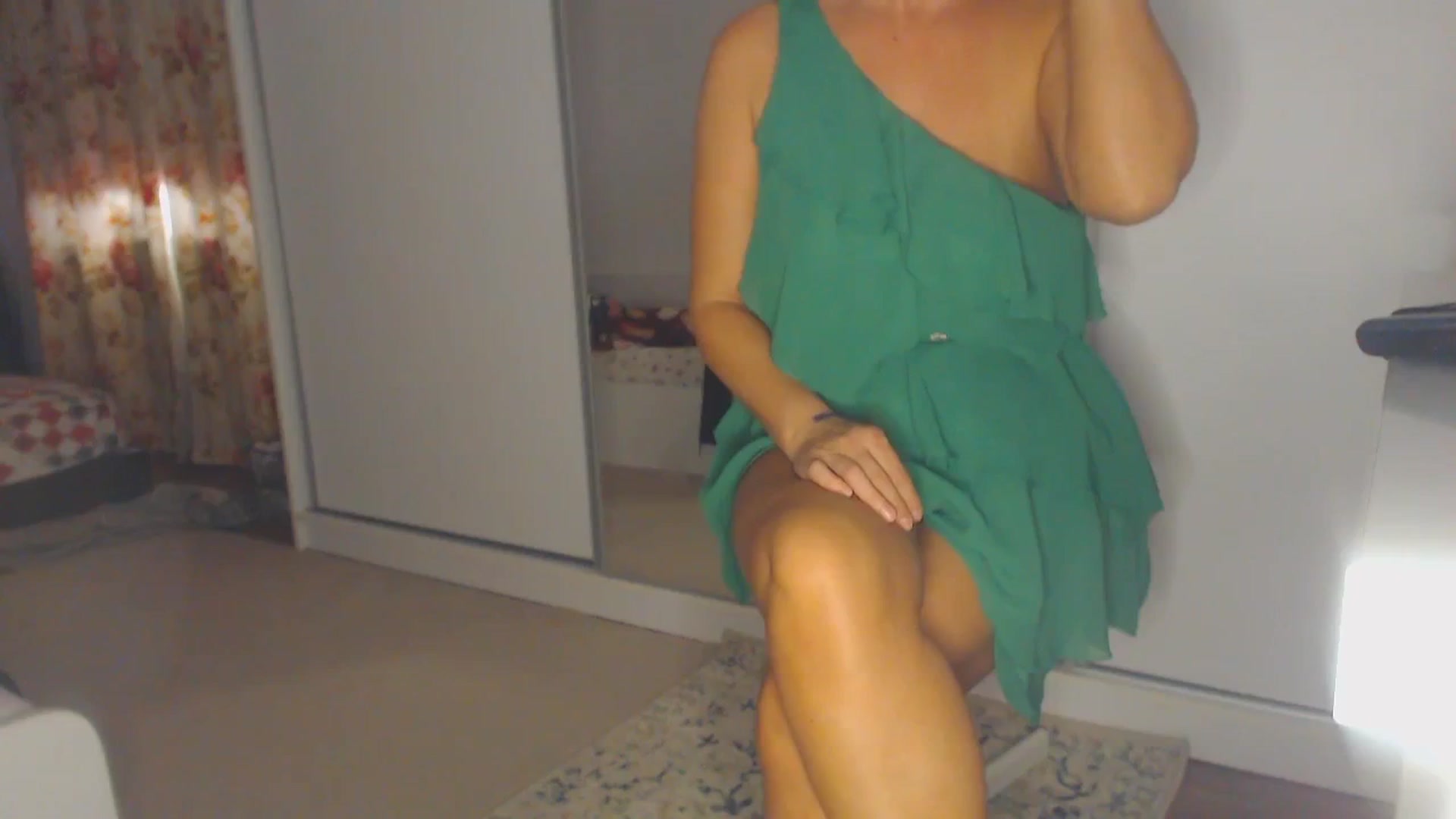 Gallery image thumbnail from Merlyn4u's myfreecams stream on, 10/04/2025, 13:45 image 10 of 20