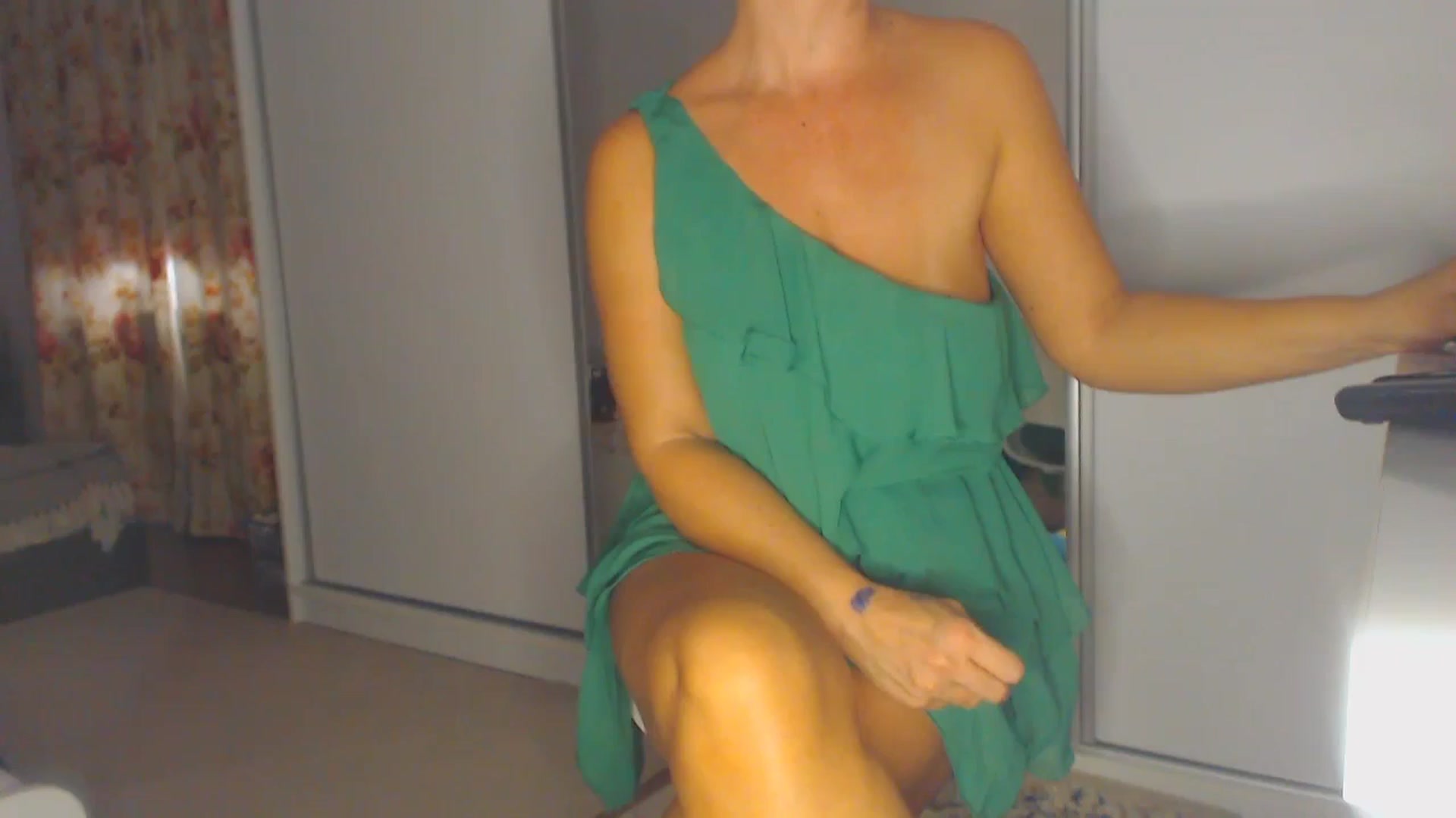 Gallery image thumbnail from Merlyn4u's myfreecams stream on, 10/04/2025, 15:24 image 3 of 20