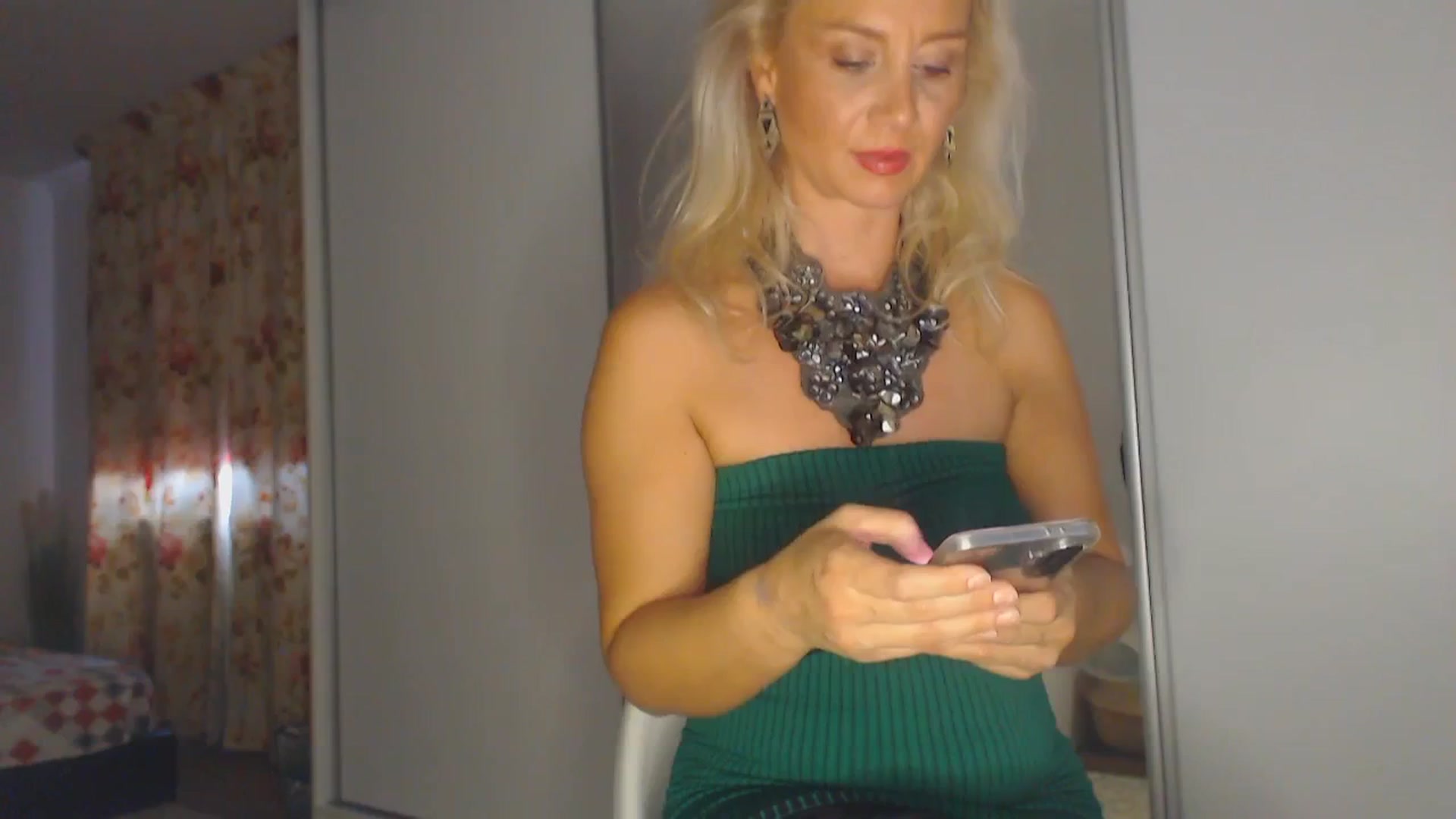 Gallery image thumbnail from Merlyn4u's myfreecams stream on, 10/05/2025, 13:58 image 12 of 20