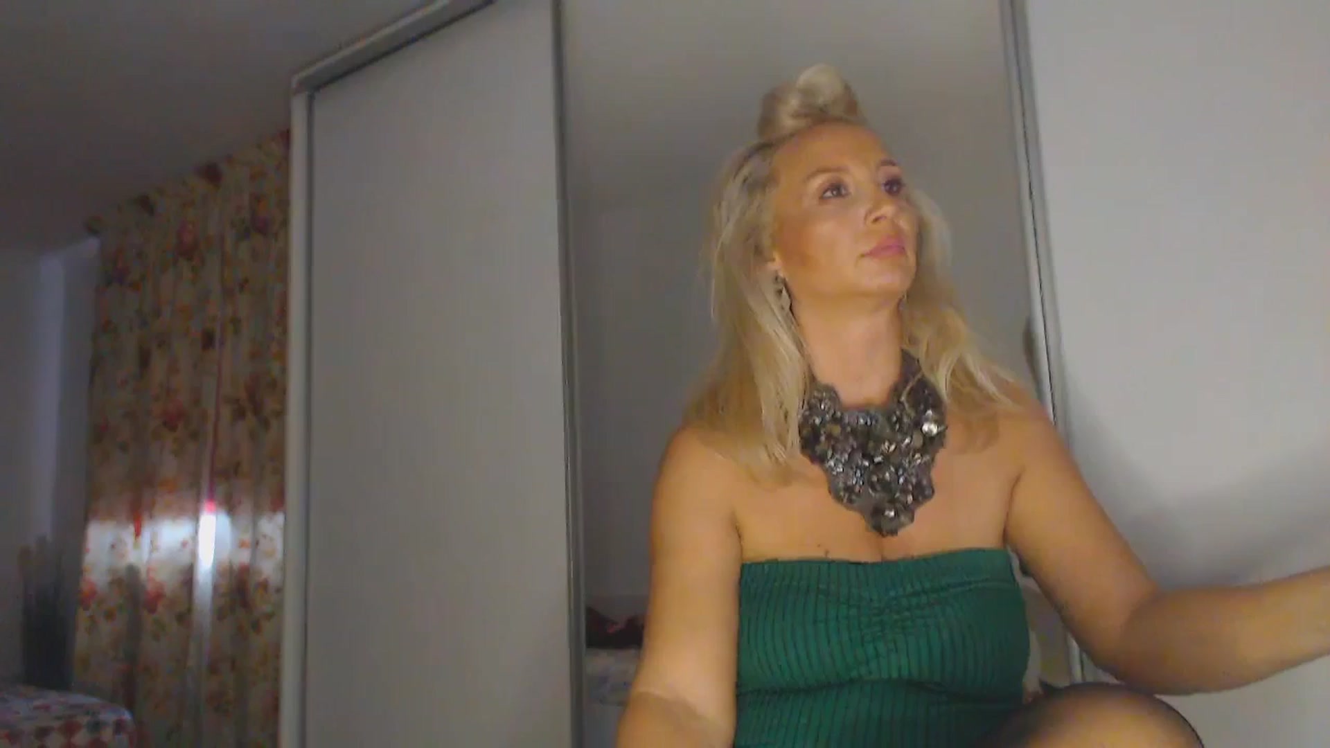 Gallery image thumbnail from Merlyn4u's myfreecams stream on, 10/05/2025, 13:58 image 1 of 20