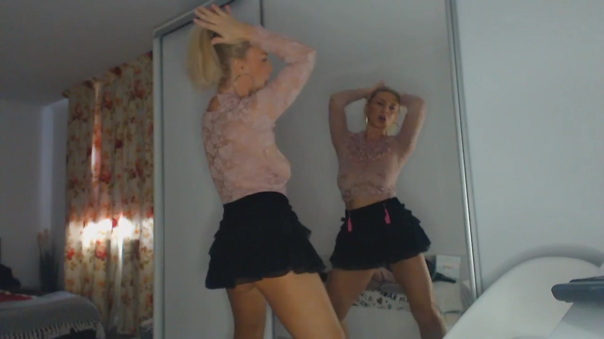 Gallery image thumbnail from Merlyn4u's myfreecams stream on, 10/13/2025, 11:41 image 4 of 20