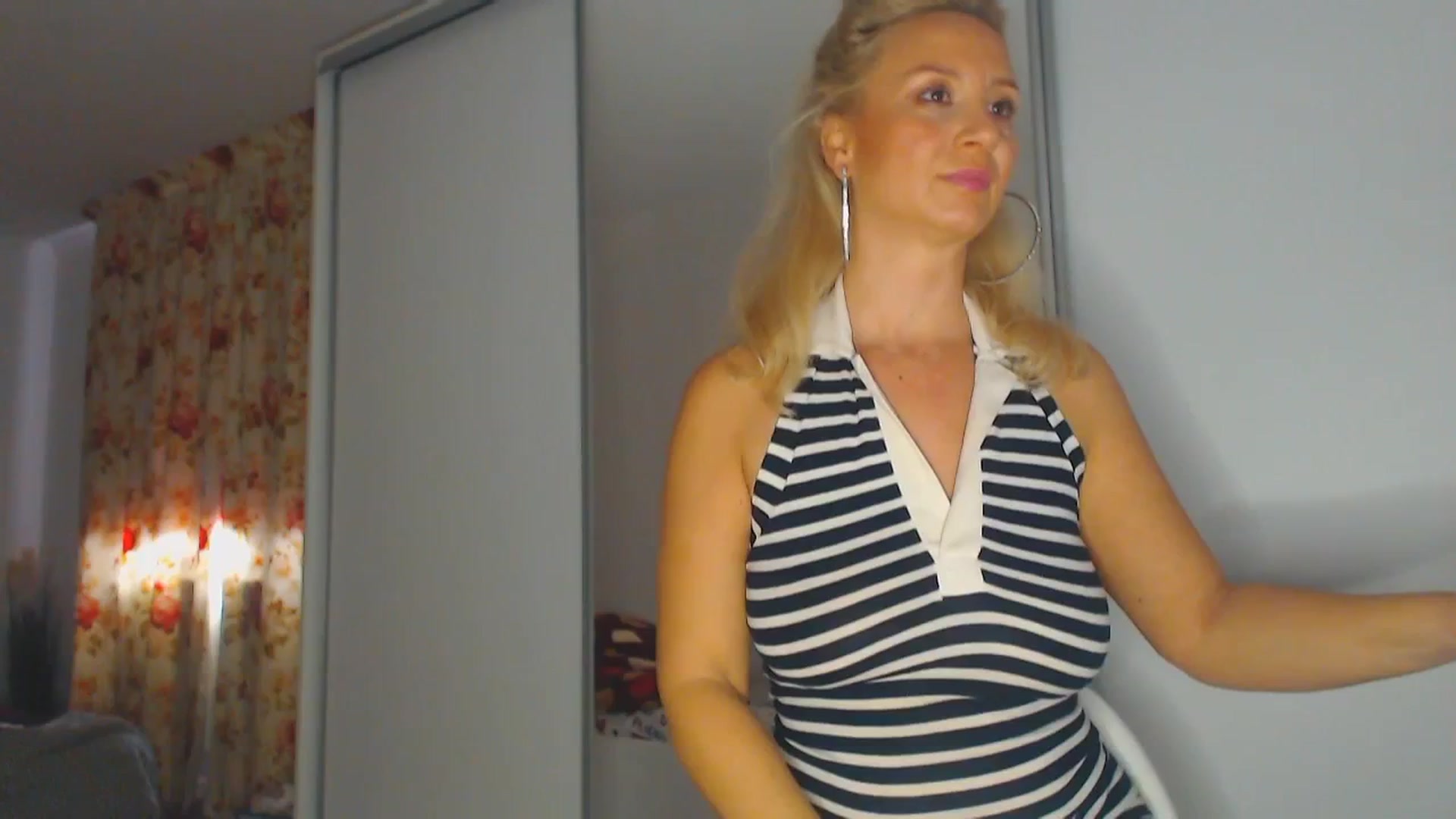 Gallery image thumbnail from Merlyn4u's myfreecams stream on, 10/14/2025, 10:25 image 2 of 20