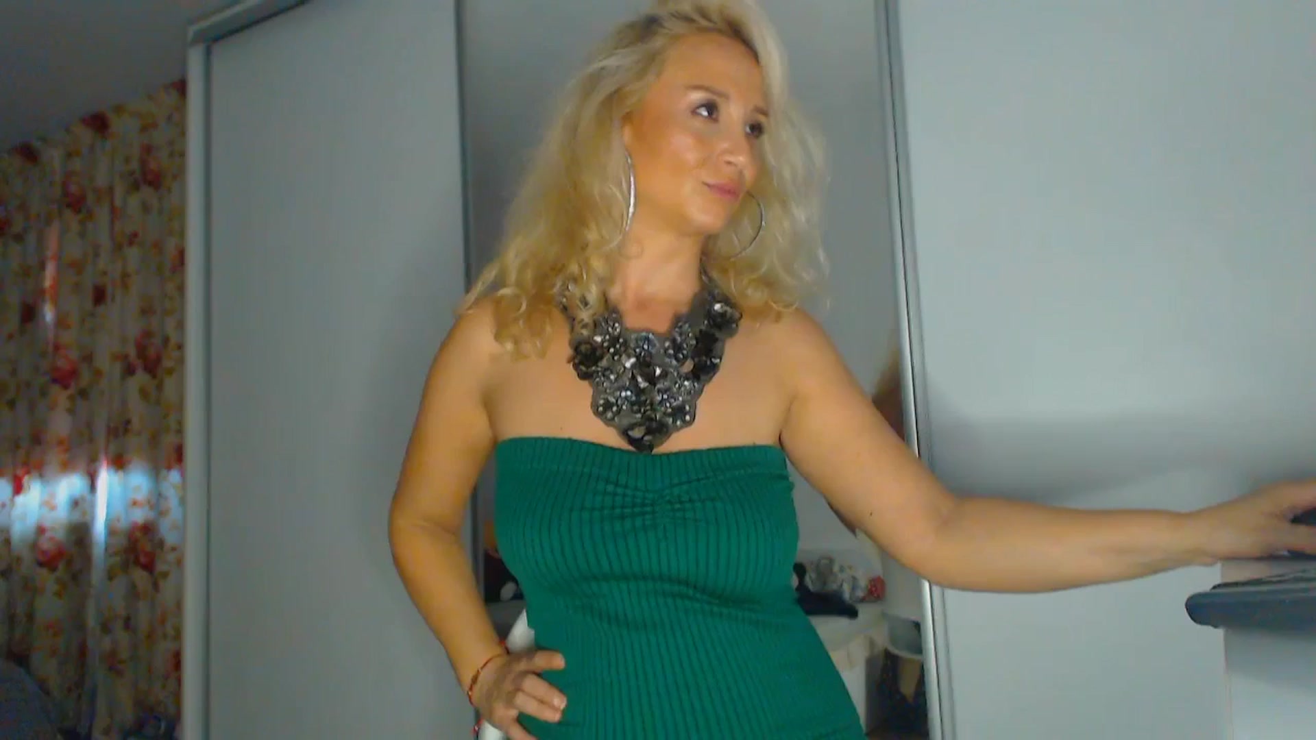 Gallery image thumbnail from Merlyn4u's myfreecams stream on, 10/24/2025, 12:49 image 19 of 20