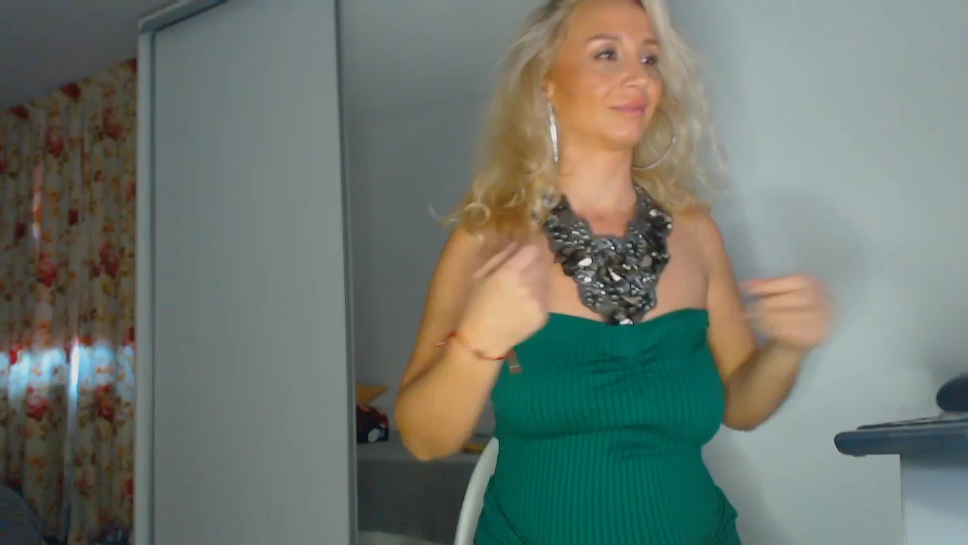 Gallery image thumbnail from Merlyn4u's myfreecams stream on, 10/24/2025, 12:49 image 17 of 20