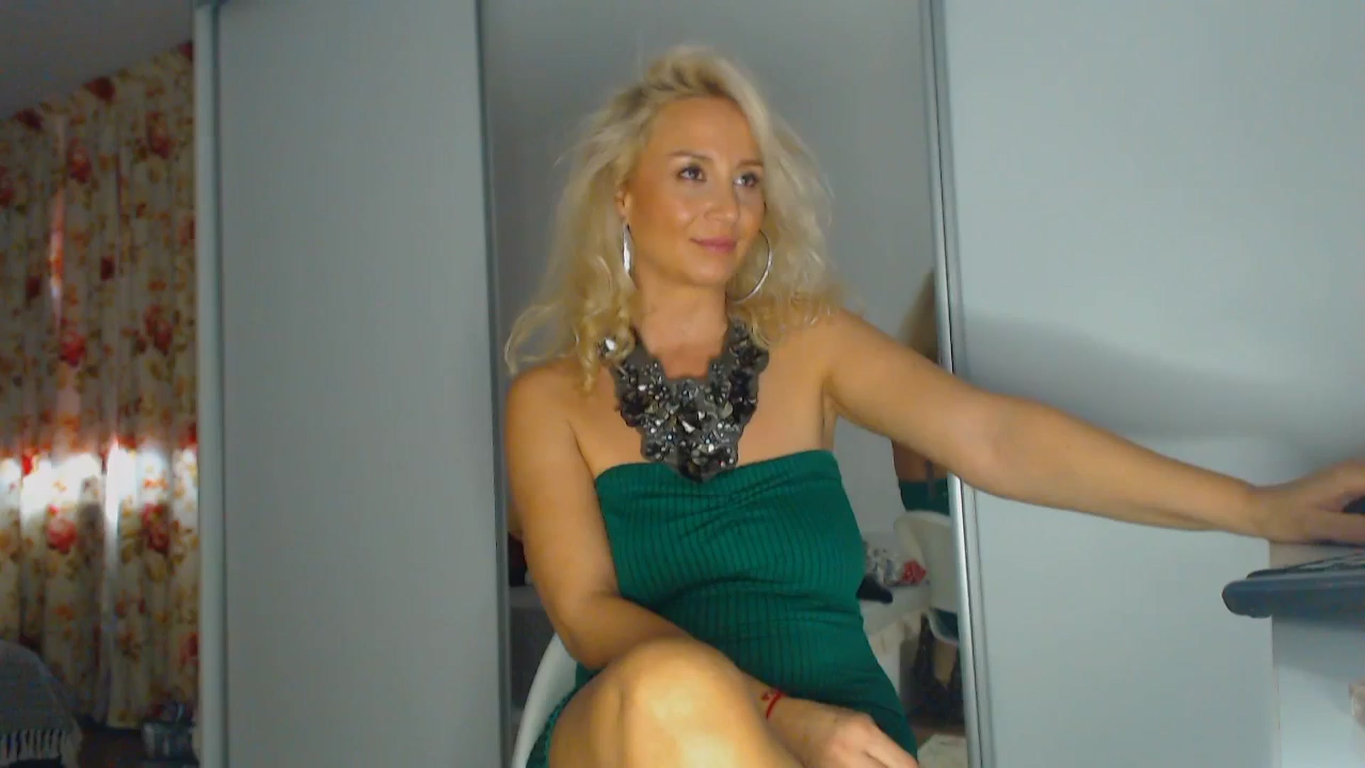 Gallery image thumbnail from Merlyn4u's myfreecams stream on, 10/24/2025, 12:49 image 4 of 20