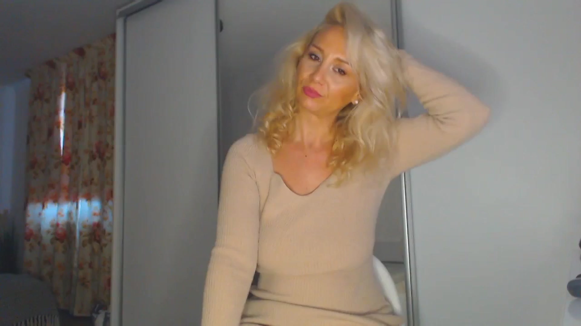 Gallery image thumbnail from Merlyn4u's myfreecams stream on, 10/25/2025, 10:52 image 5 of 20