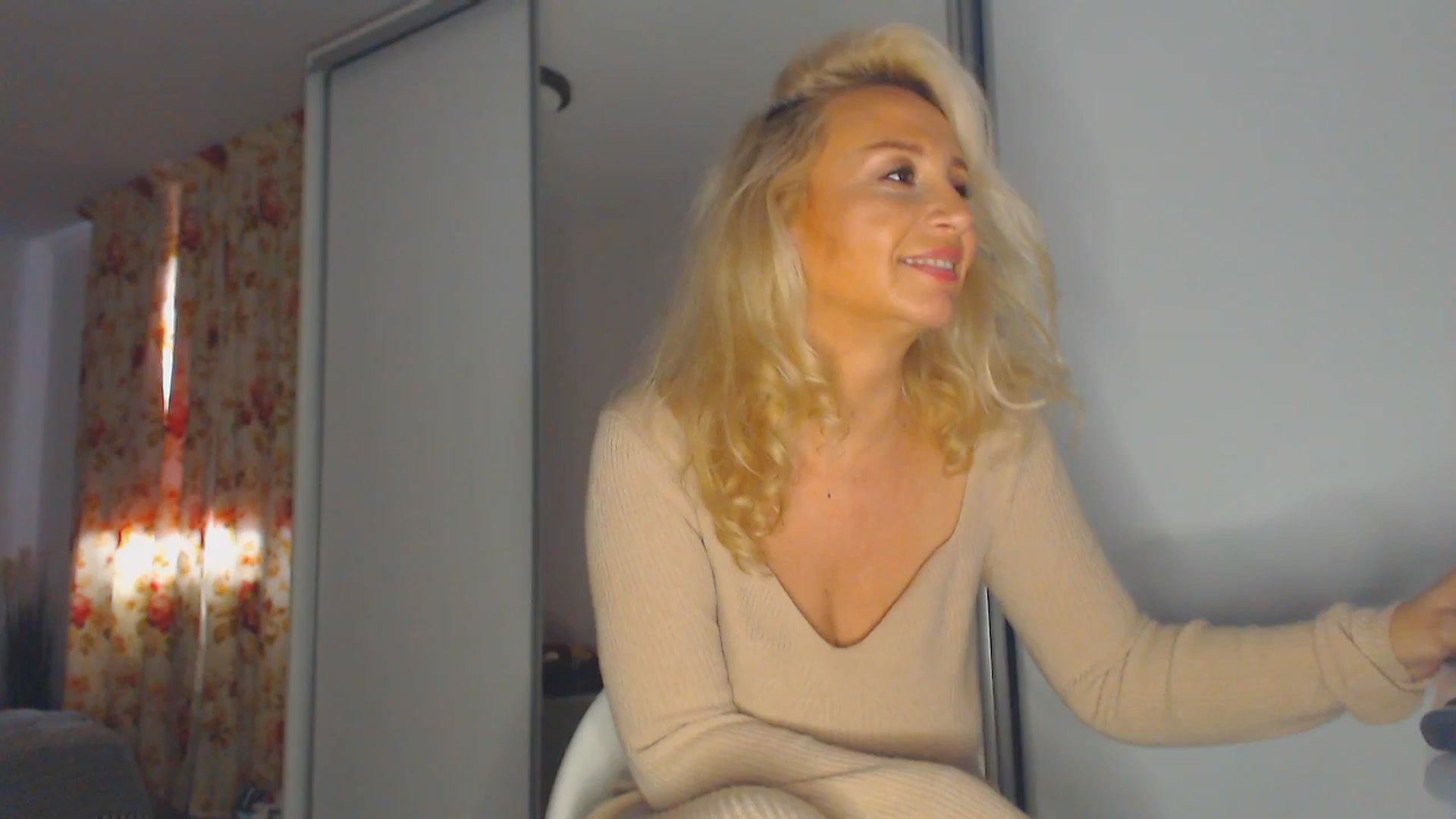 Gallery image thumbnail from Merlyn4u's myfreecams stream on, 10/25/2025, 12:41 image 2 of 20