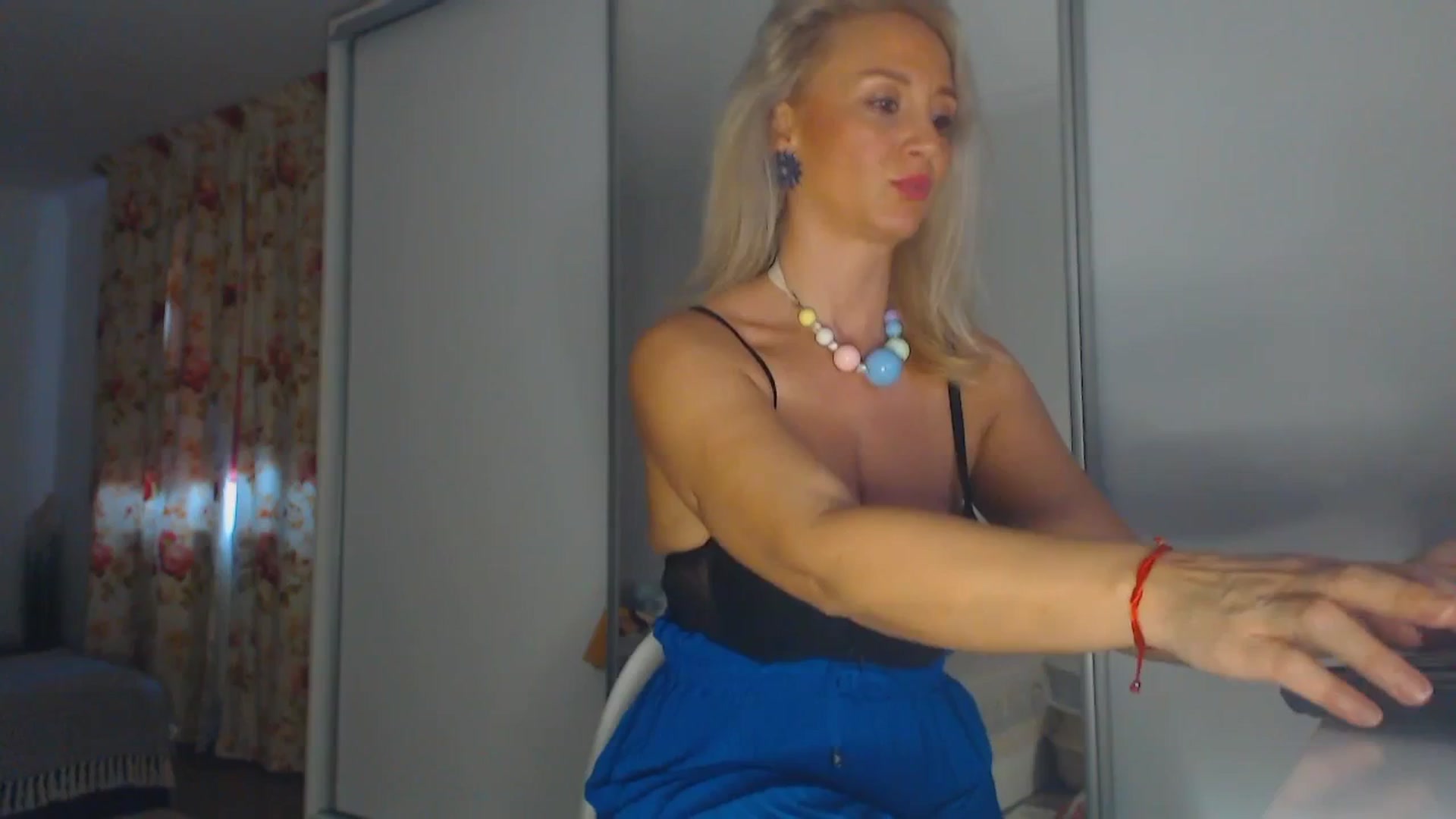 Gallery image thumbnail from Merlyn4u's myfreecams stream on, 10/30/2025, 14:16 image 1 of 20