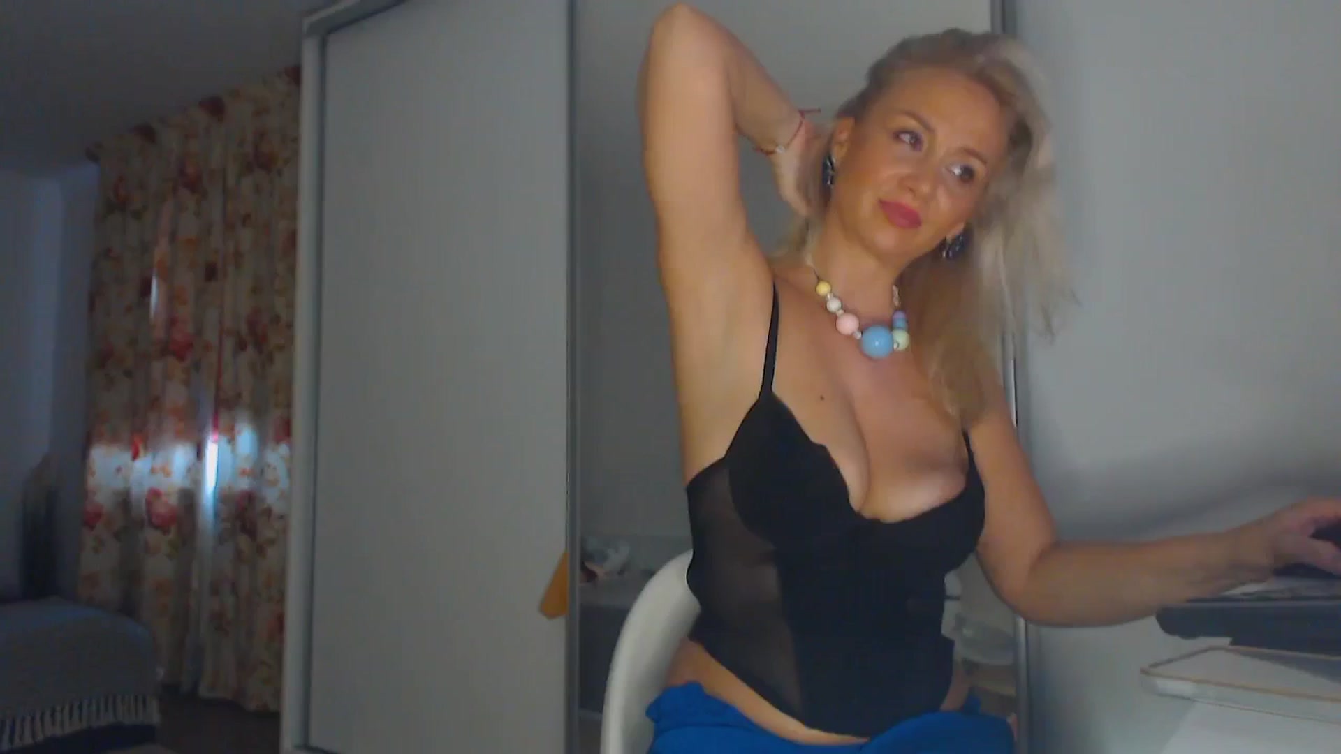 Gallery image thumbnail from Merlyn4u's myfreecams stream on, 10/30/2025, 14:16 image 4 of 20