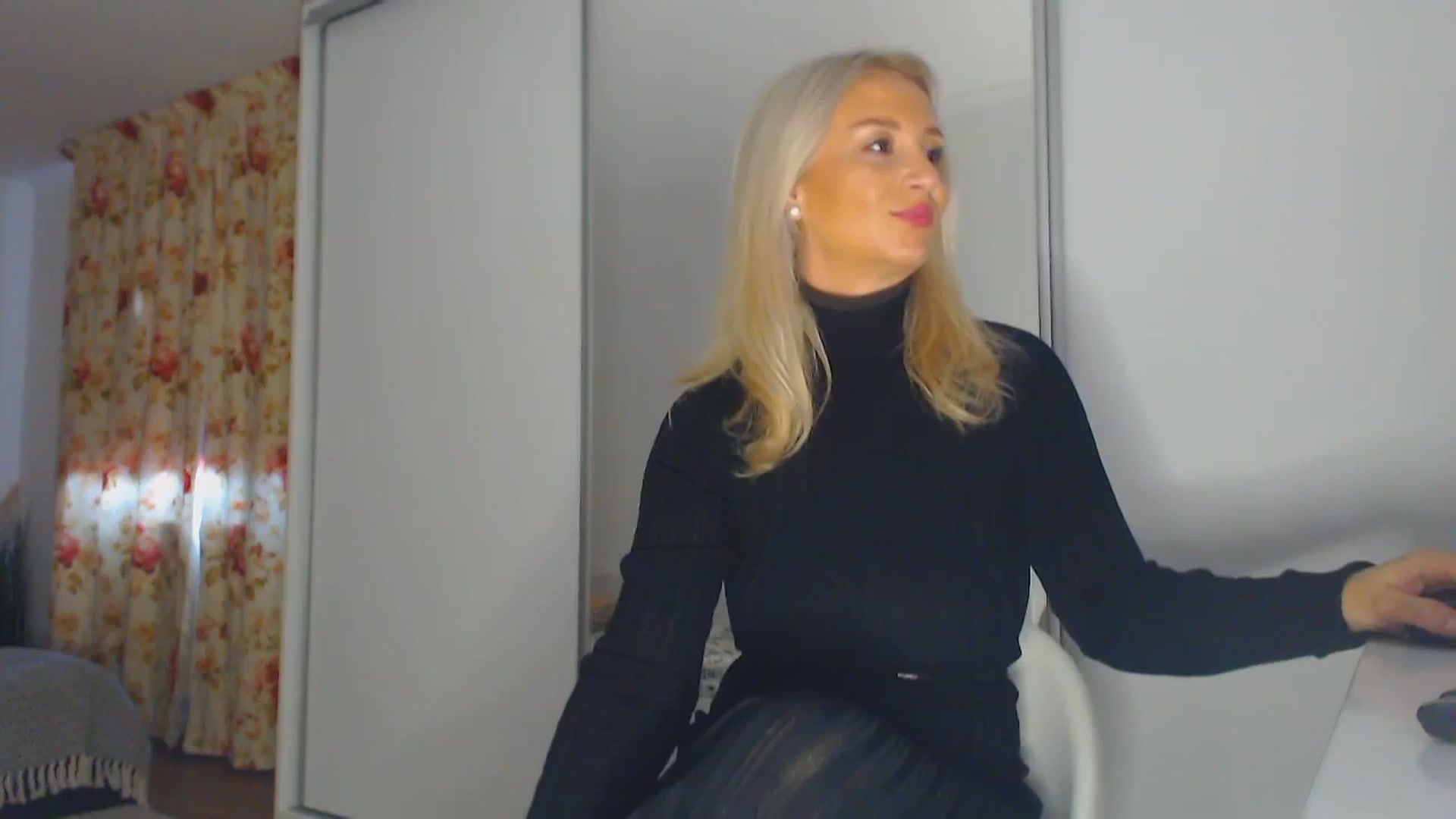 Gallery image thumbnail from Merlyn4u's myfreecams stream on, 11/01/2025, 11:46 image 4 of 20