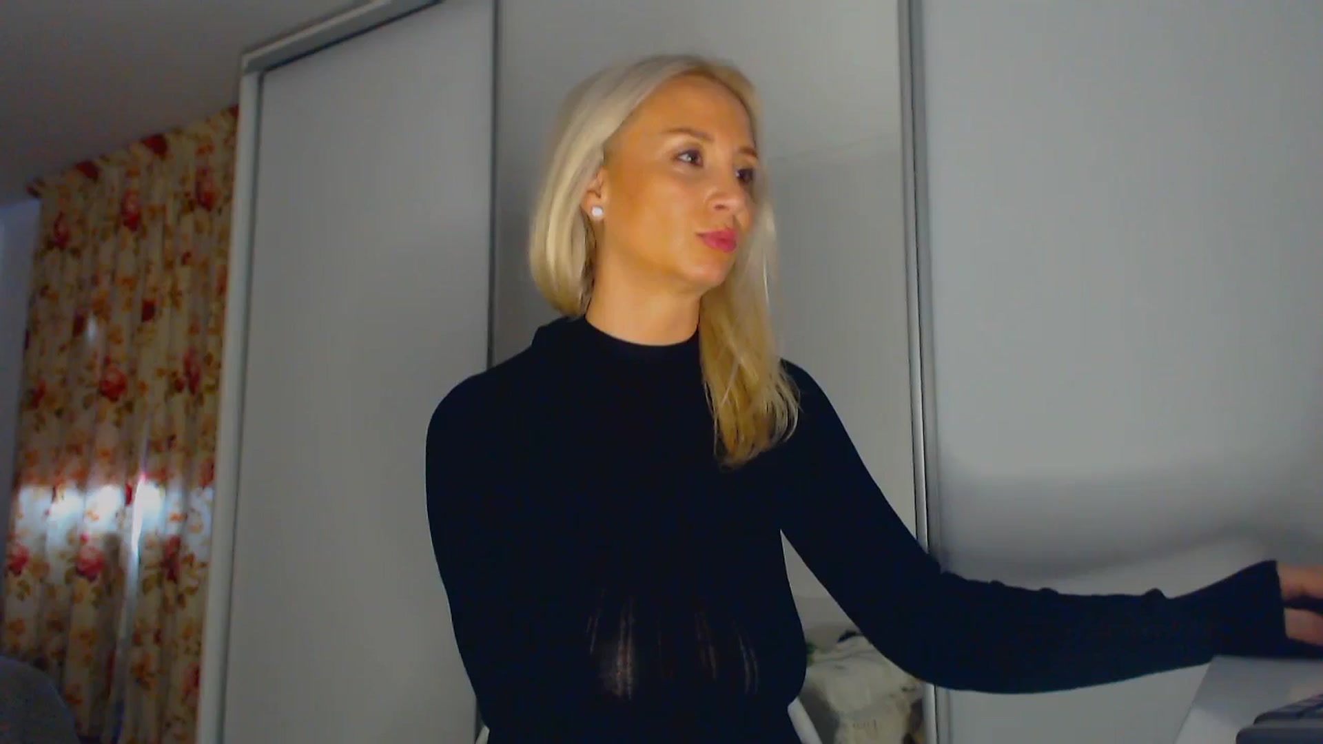 Gallery image thumbnail from Merlyn4u's myfreecams stream on, 11/01/2025, 12:18 image 15 of 20