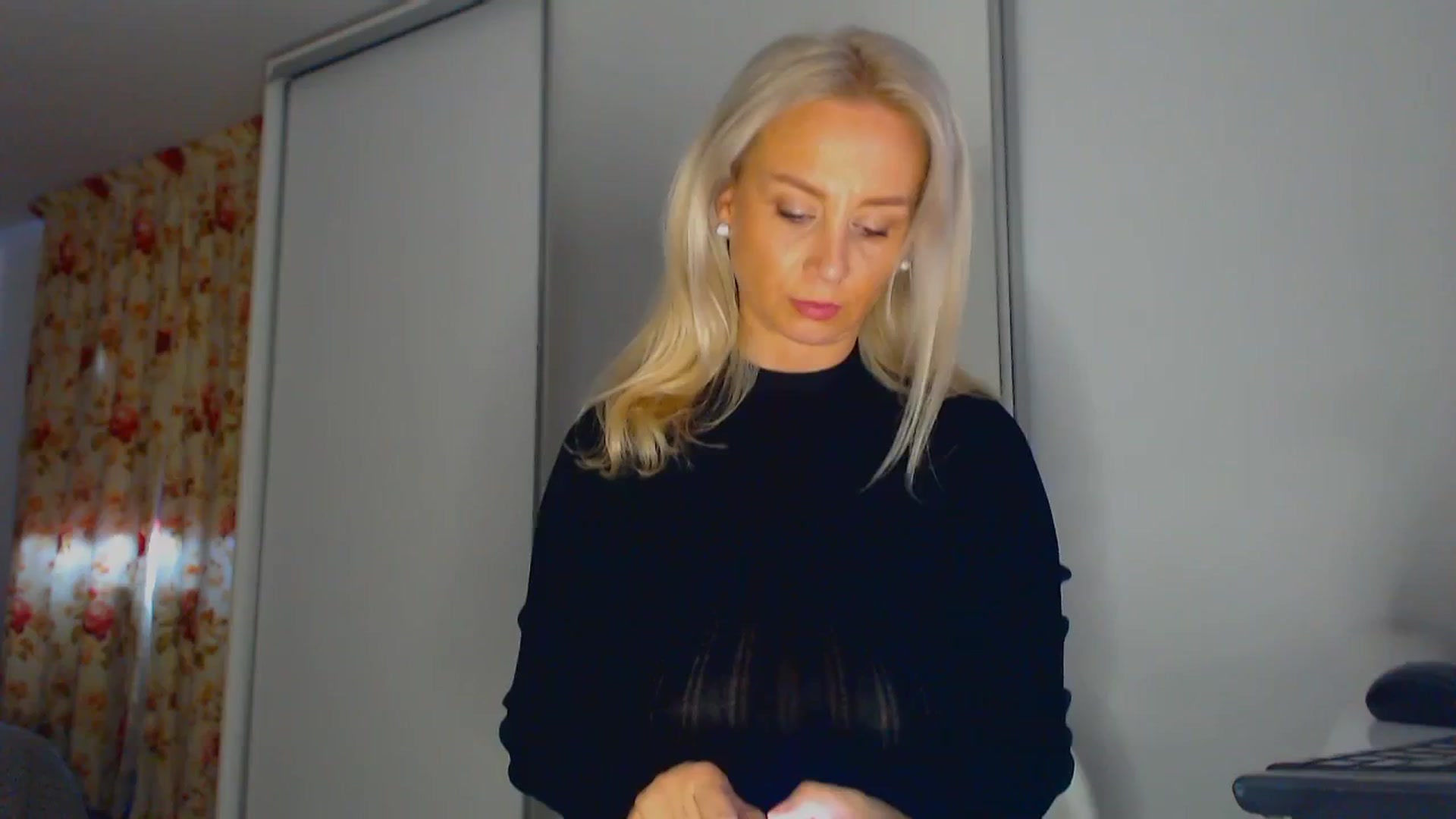 Gallery image thumbnail from Merlyn4u's myfreecams stream on, 11/01/2025, 12:18 image 5 of 20