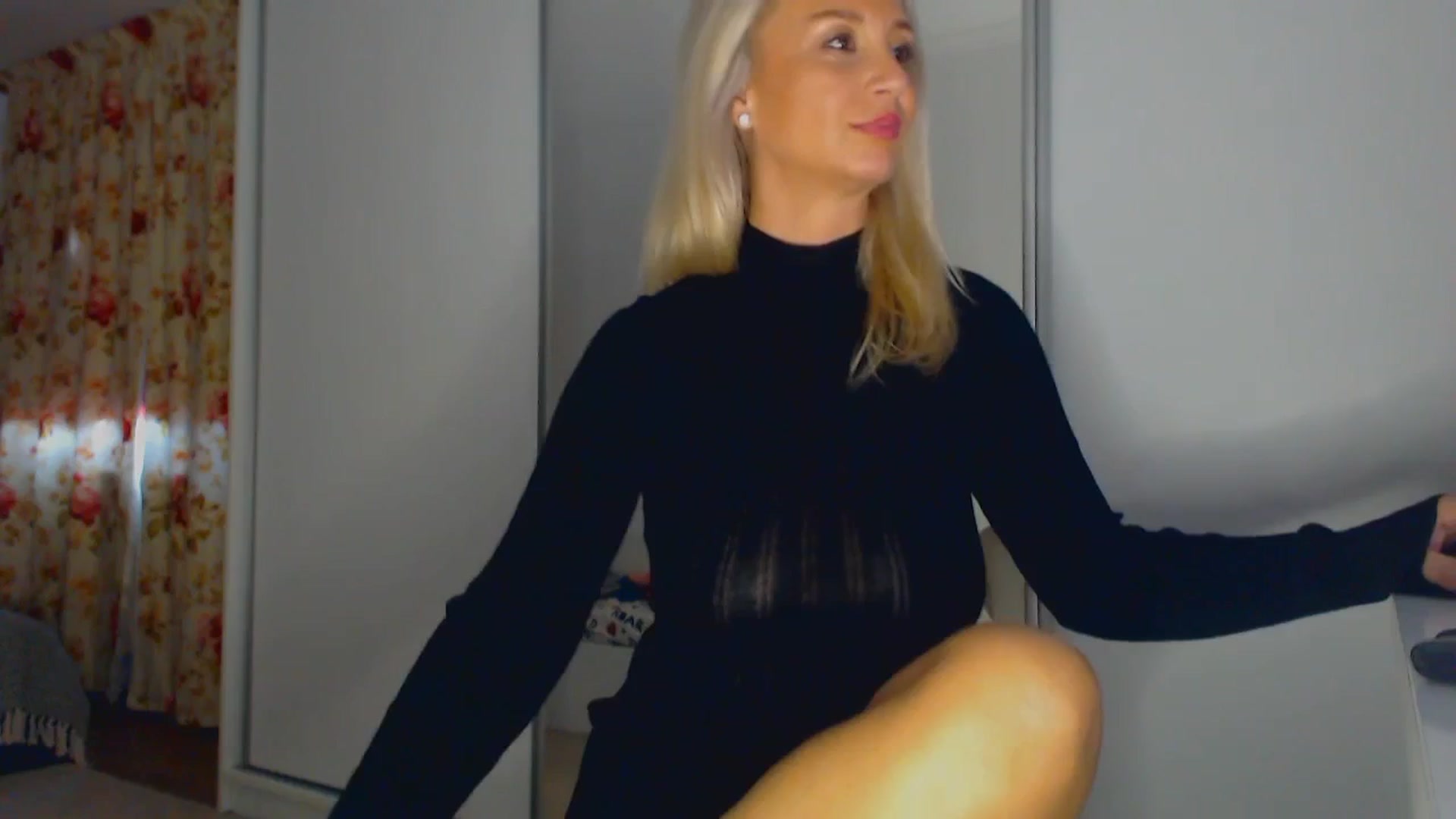 Gallery image thumbnail from Merlyn4u's myfreecams stream on, 11/01/2025, 14:04 image 11 of 20