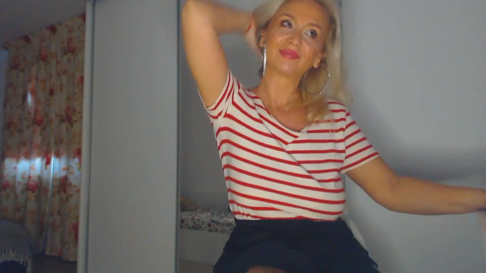 Gallery image thumbnail from Merlyn4u's myfreecams stream on, 11/02/2025, 14:52 image 5 of 20