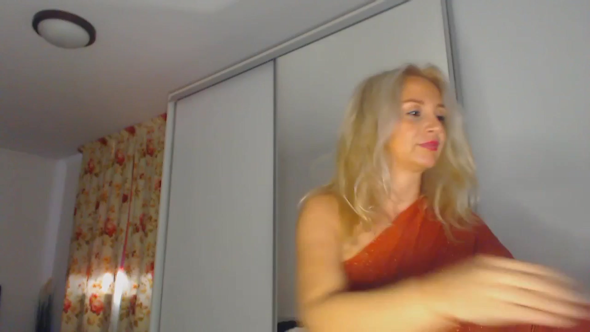 Gallery image thumbnail from Merlyn4u's myfreecams stream on, 11/06/2025, 12:36 image 8 of 20