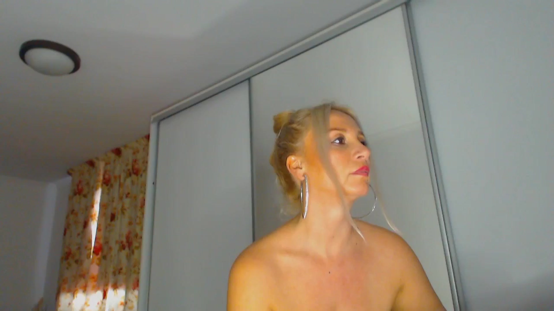 Gallery image thumbnail from Merlyn4u's myfreecams stream on, 11/07/2025, 13:02 image 20 of 20