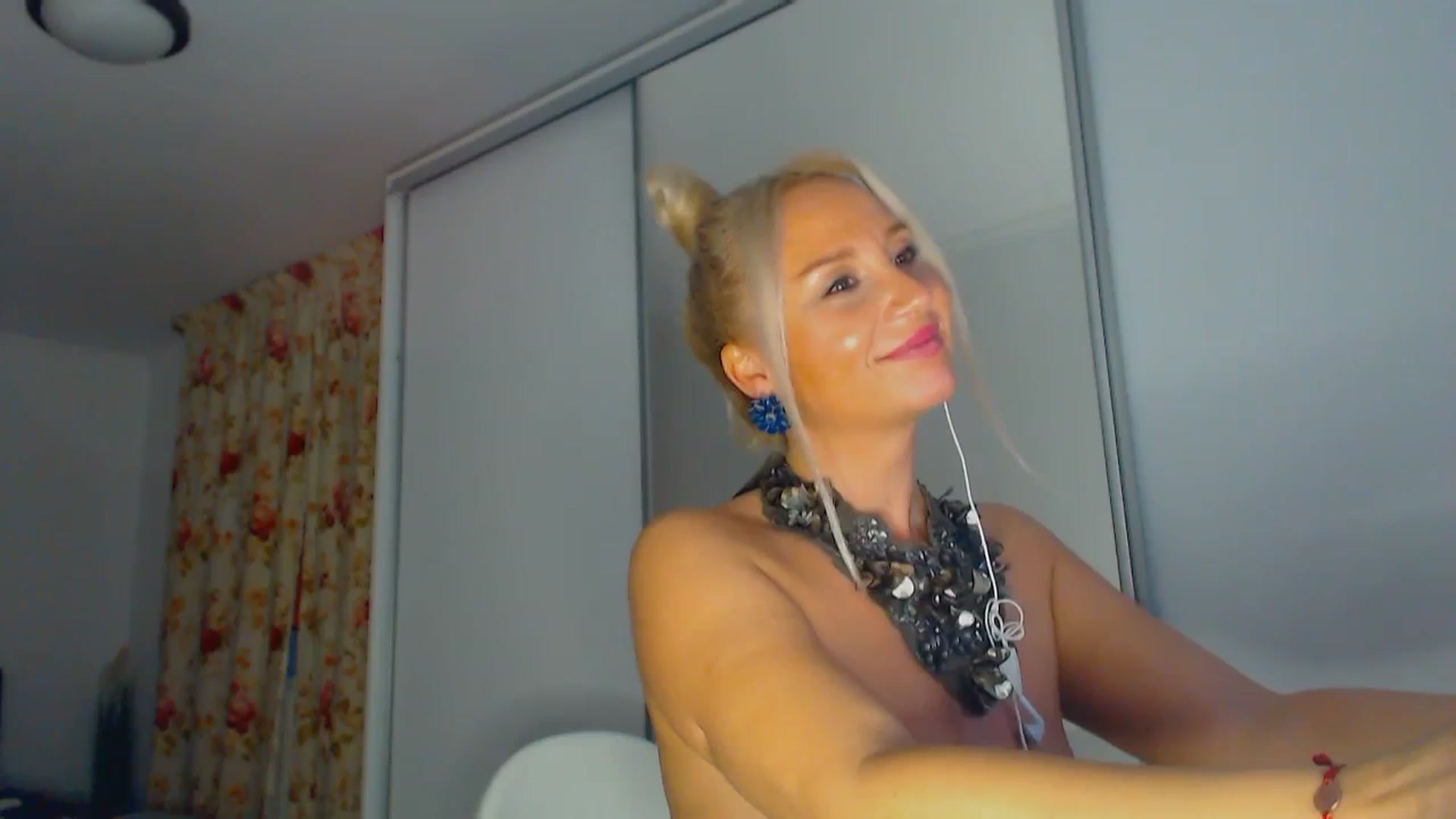 Gallery image thumbnail from Merlyn4u's myfreecams stream on, 11/09/2025, 15:36 image 18 of 20