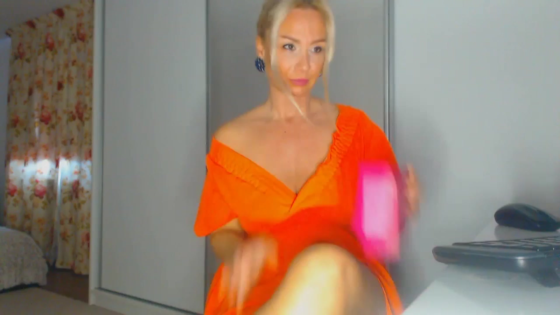 Gallery image thumbnail from Merlyn4u's myfreecams stream on, 11/22/2025, 12:44 image 1 of 20