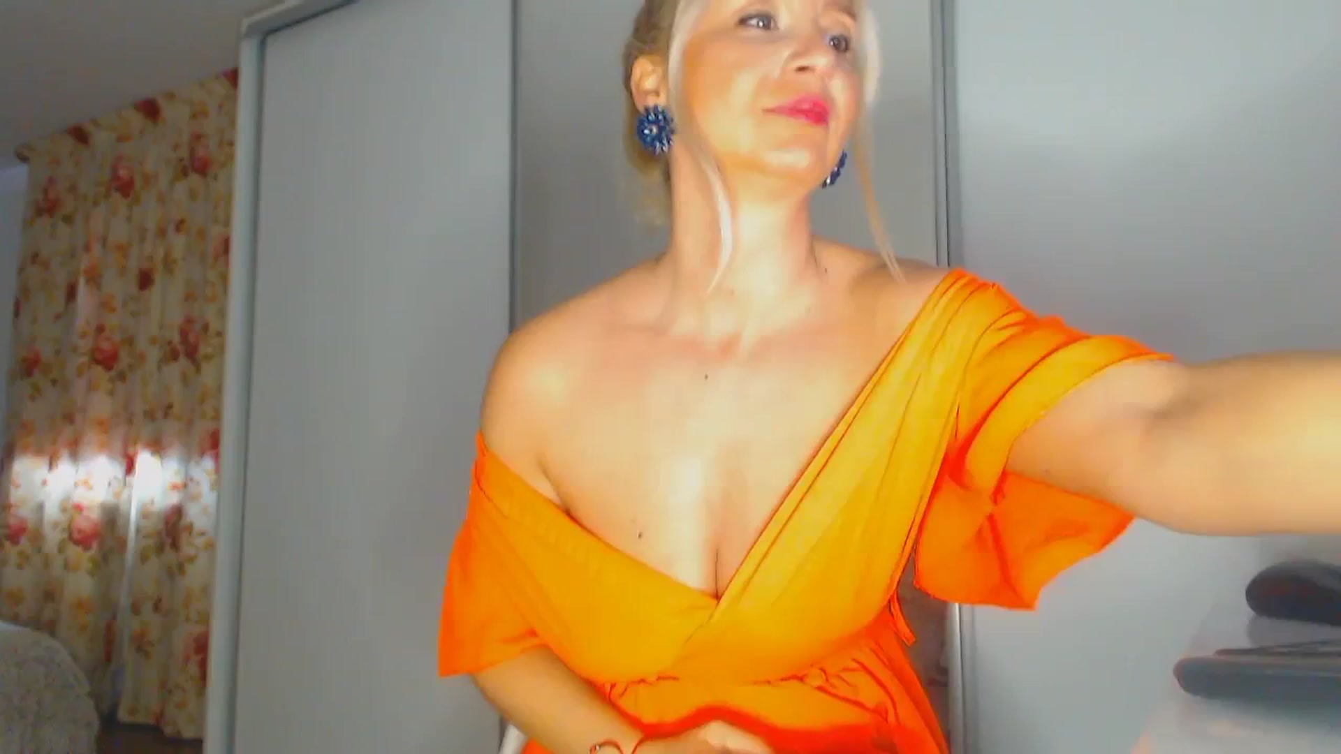 Gallery image thumbnail from Merlyn4u's myfreecams stream on, 11/22/2025, 12:44 image 12 of 20
