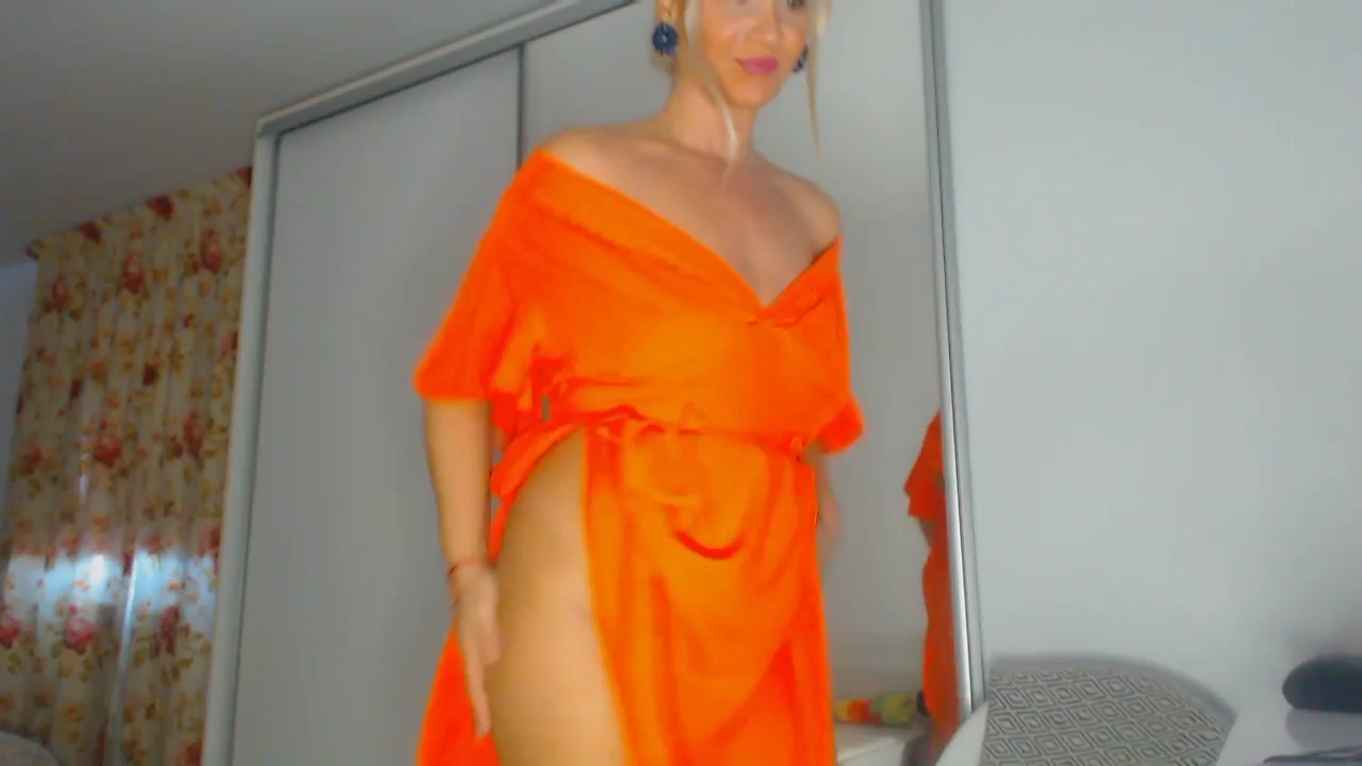 Gallery image thumbnail from Merlyn4u's myfreecams stream on, 11/22/2025, 12:44 image 4 of 20