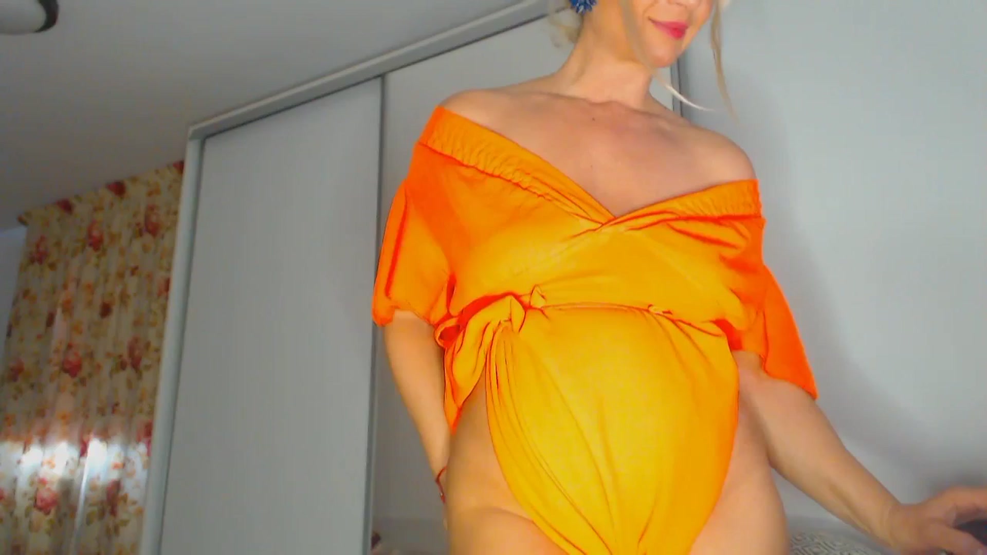 Gallery image thumbnail from Merlyn4u's myfreecams stream on, 11/22/2025, 12:44 image 16 of 20
