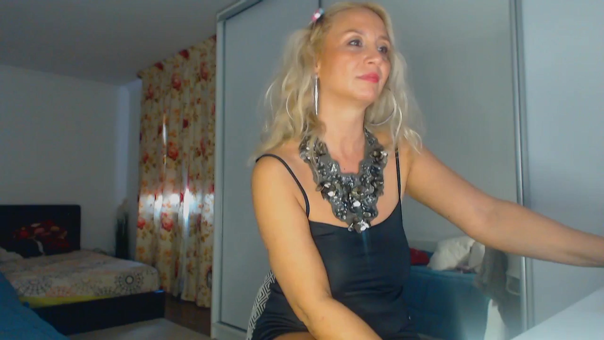 Gallery image thumbnail from Merlyn4u's myfreecams stream on, 12/04/2025, 12:28 image 11 of 20