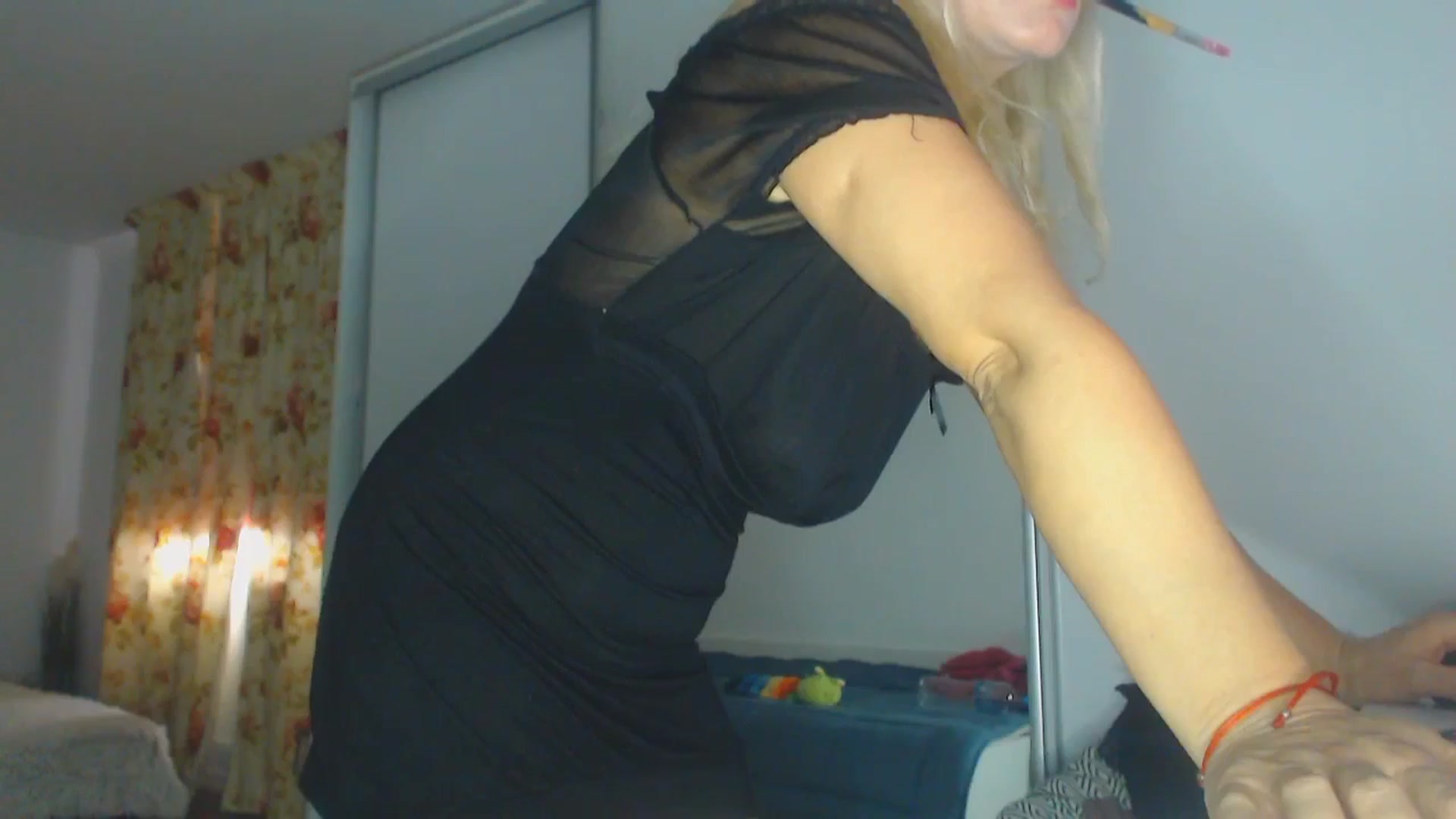 Gallery image thumbnail from Merlyn4u's myfreecams stream on, 12/09/2025, 12:46 image 2 of 20