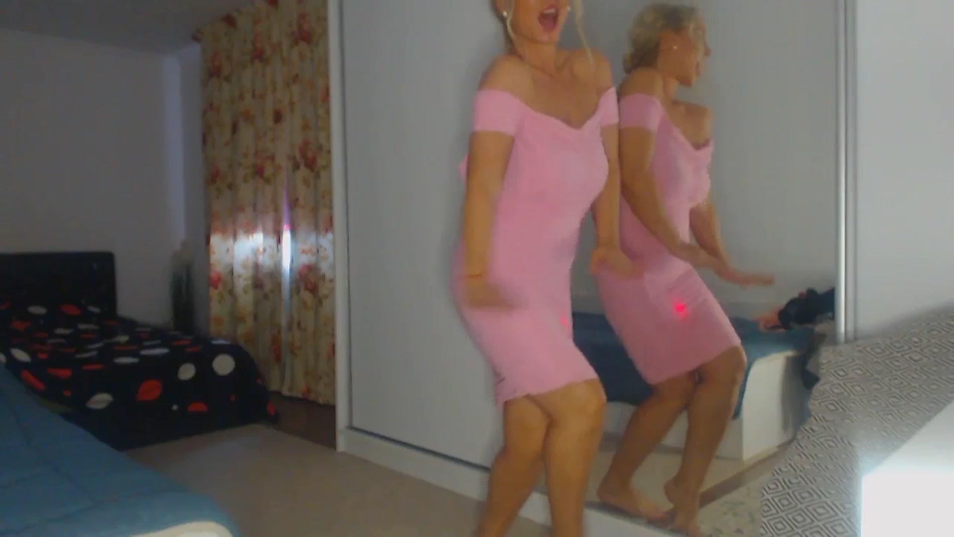Gallery image thumbnail from Merlyn4u's myfreecams stream on, 12/13/2025, 13:34 image 6 of 20