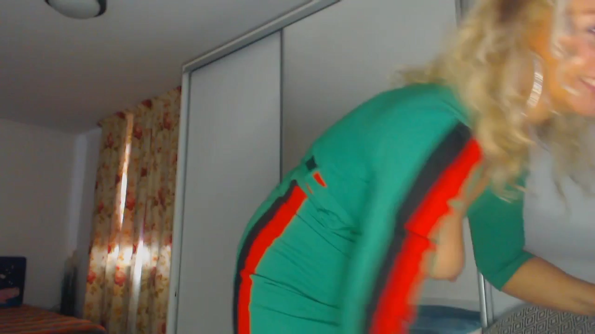 Gallery image thumbnail from Merlyn4u's myfreecams stream on, 12/16/2025, 10:28 image 1 of 20
