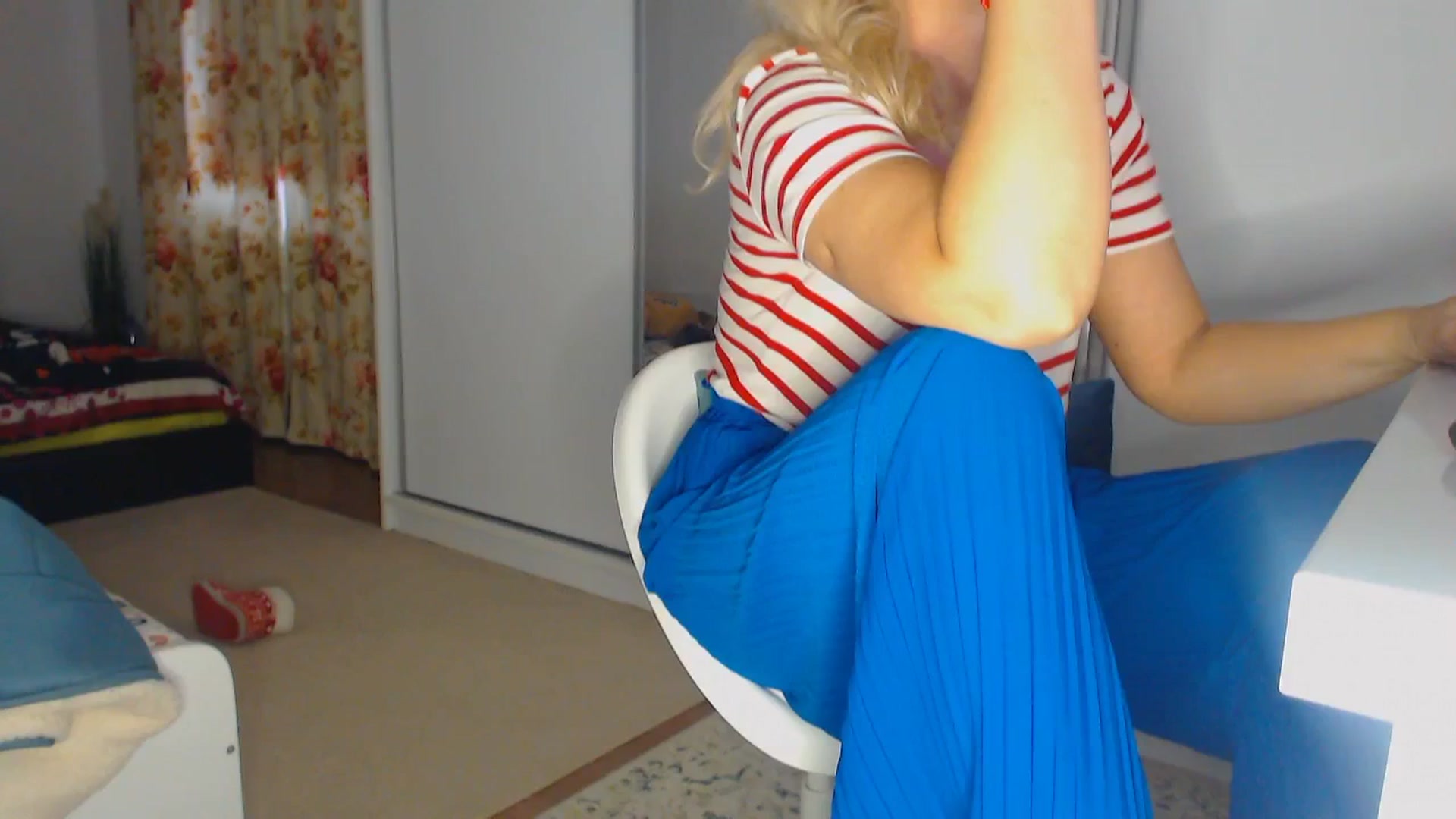 Gallery image thumbnail from Merlyn4u's myfreecams stream on, 12/24/2025, 14:51 image 1 of 20