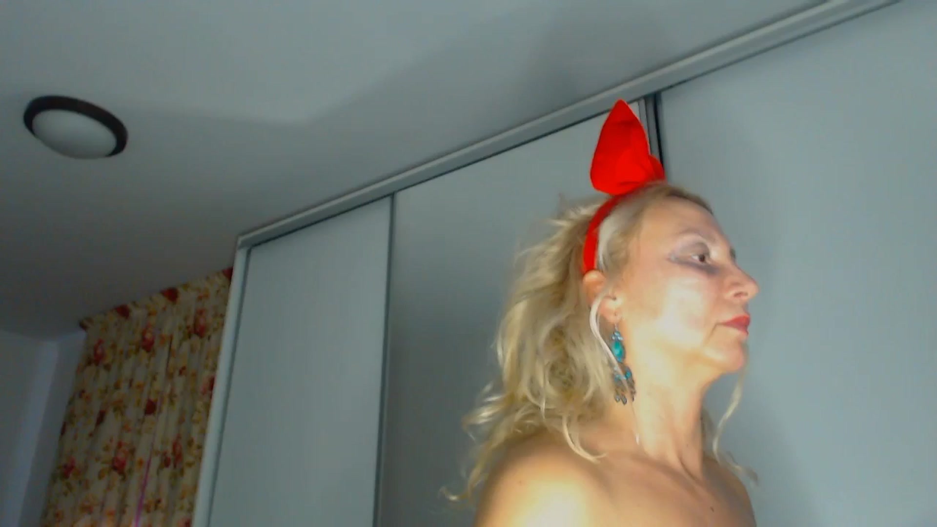 Gallery image thumbnail from Merlyn4u's myfreecams stream on, 12/25/2025, 14:02 image 14 of 20