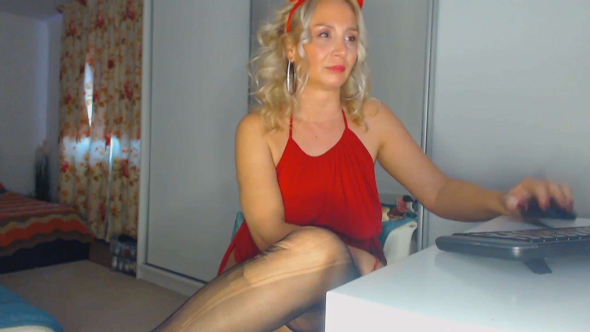 Gallery image thumbnail from Merlyn4u's myfreecams stream on, 12/29/2025, 13:46 image 11 of 20