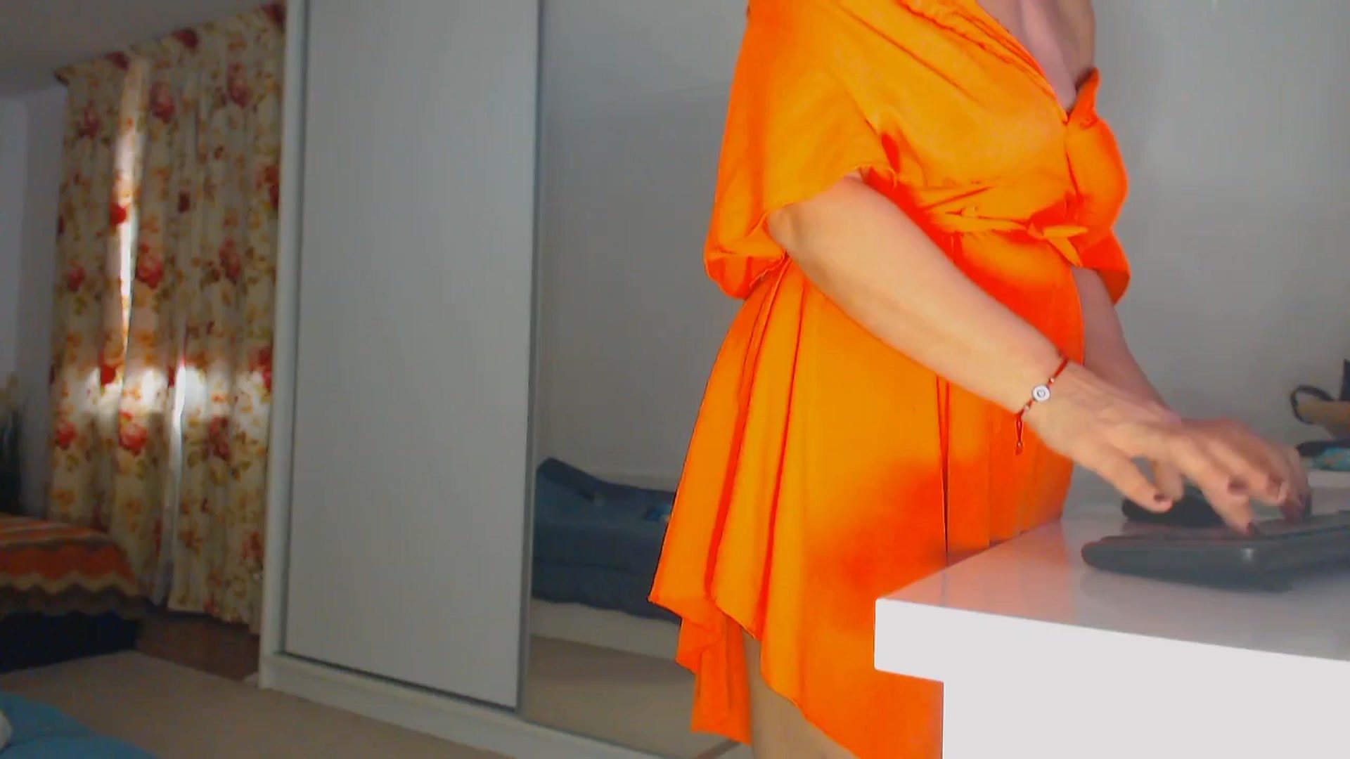 Gallery image thumbnail from Merlyn4u's myfreecams stream on, 01/04/2026, 14:58 image 1 of 20