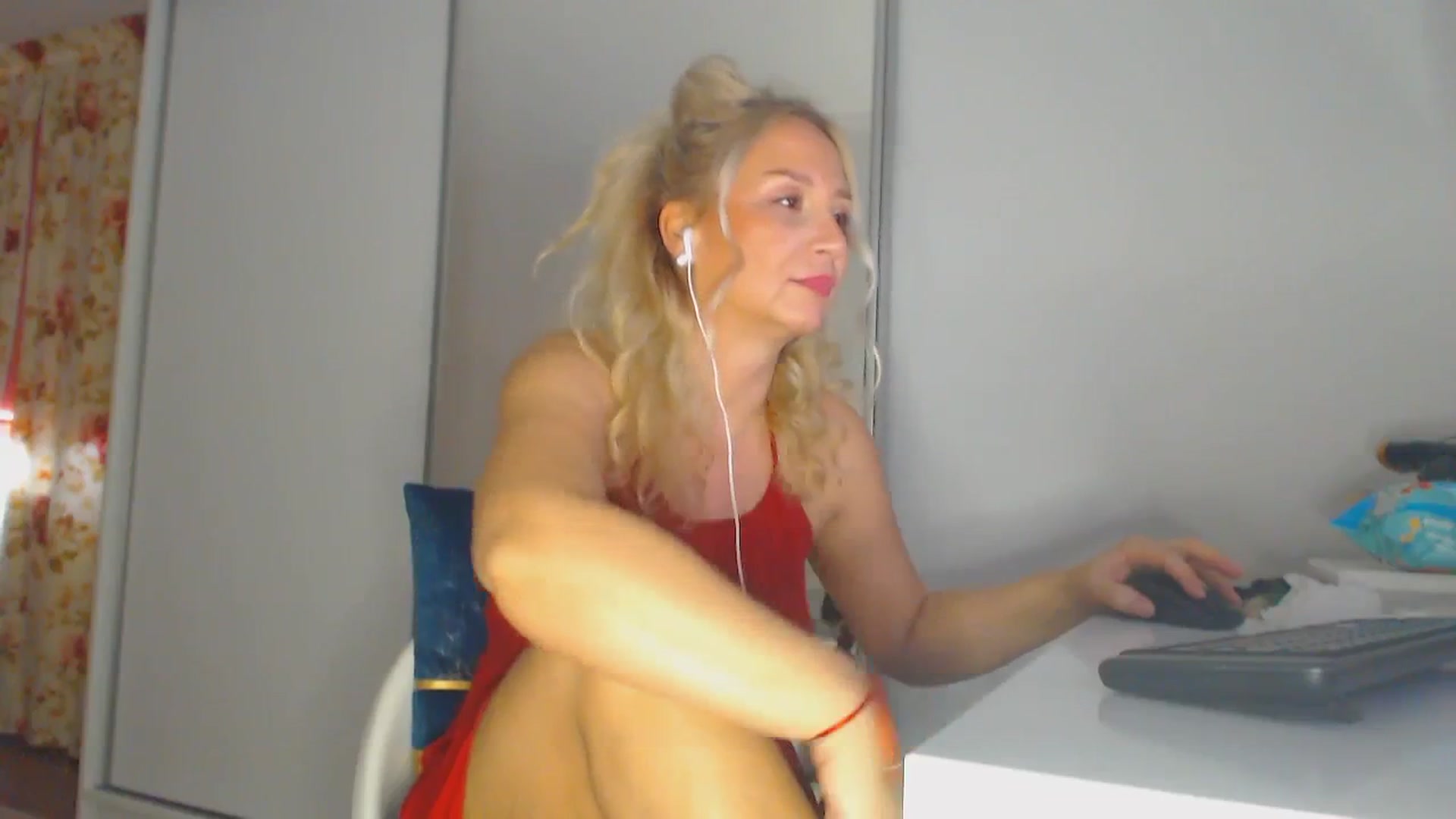 Gallery image thumbnail from Merlyn4u's myfreecams stream on, 01/18/2026, 13:20 image 20 of 20