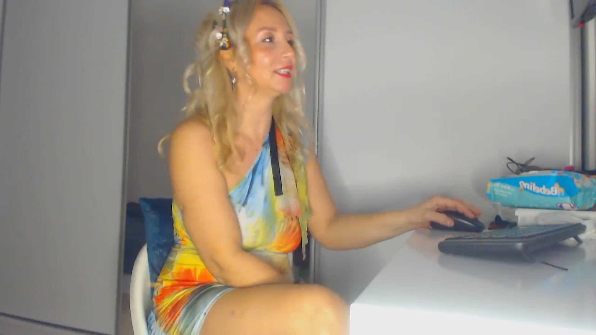 Gallery image thumbnail from Merlyn4u's myfreecams stream on, 01/20/2026, 10:55 image 14 of 20