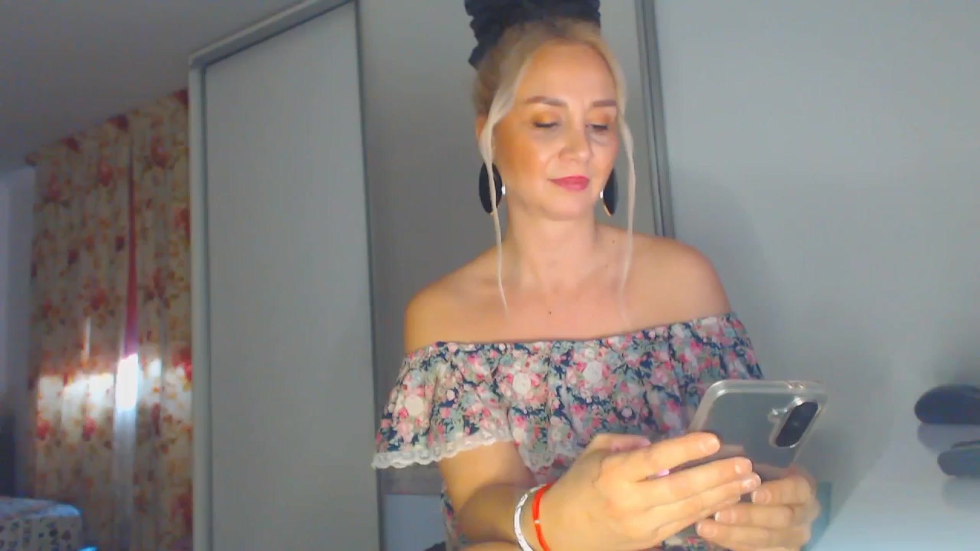 Gallery image thumbnail from Merlyn4u's myfreecams stream on, 01/29/2026, 12:41 image 4 of 20