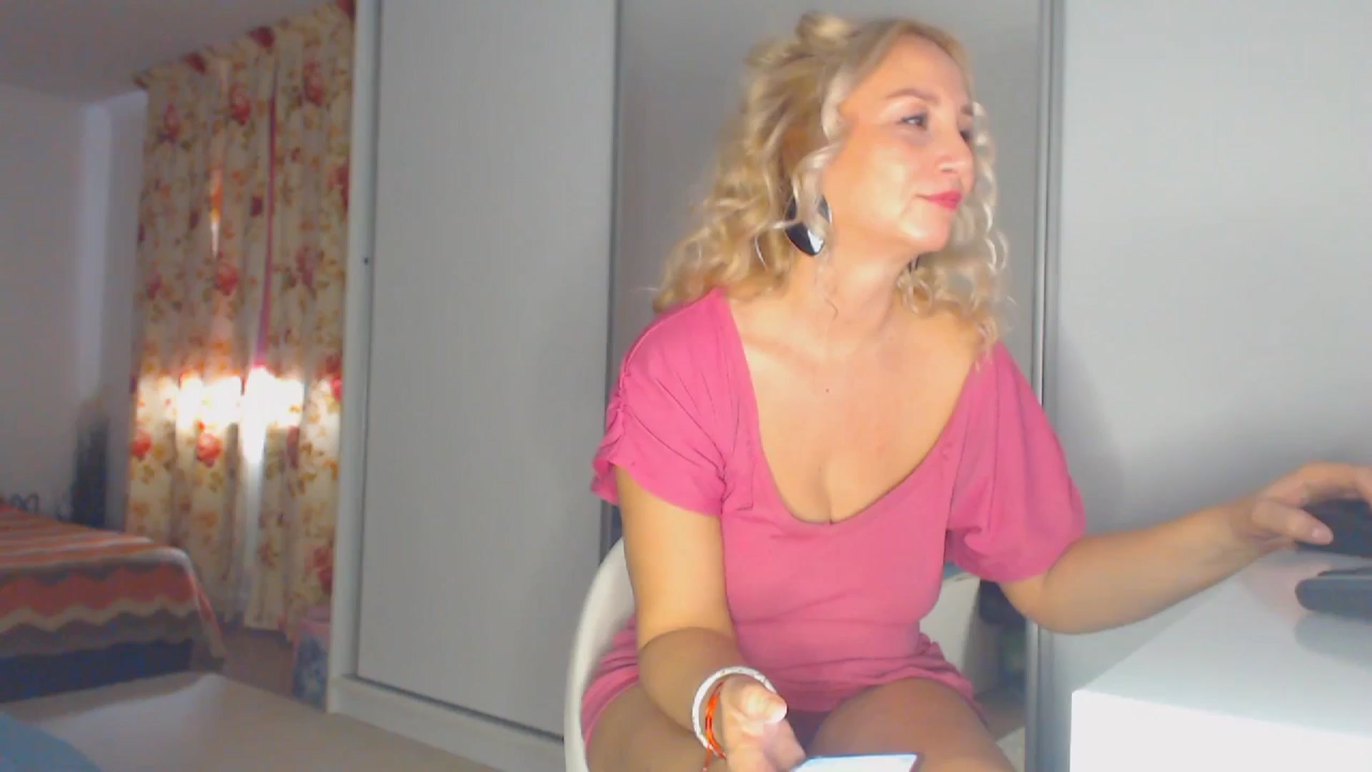 Gallery image thumbnail from Merlyn4u's myfreecams stream on, 02/01/2026, 11:50 image 13 of 20