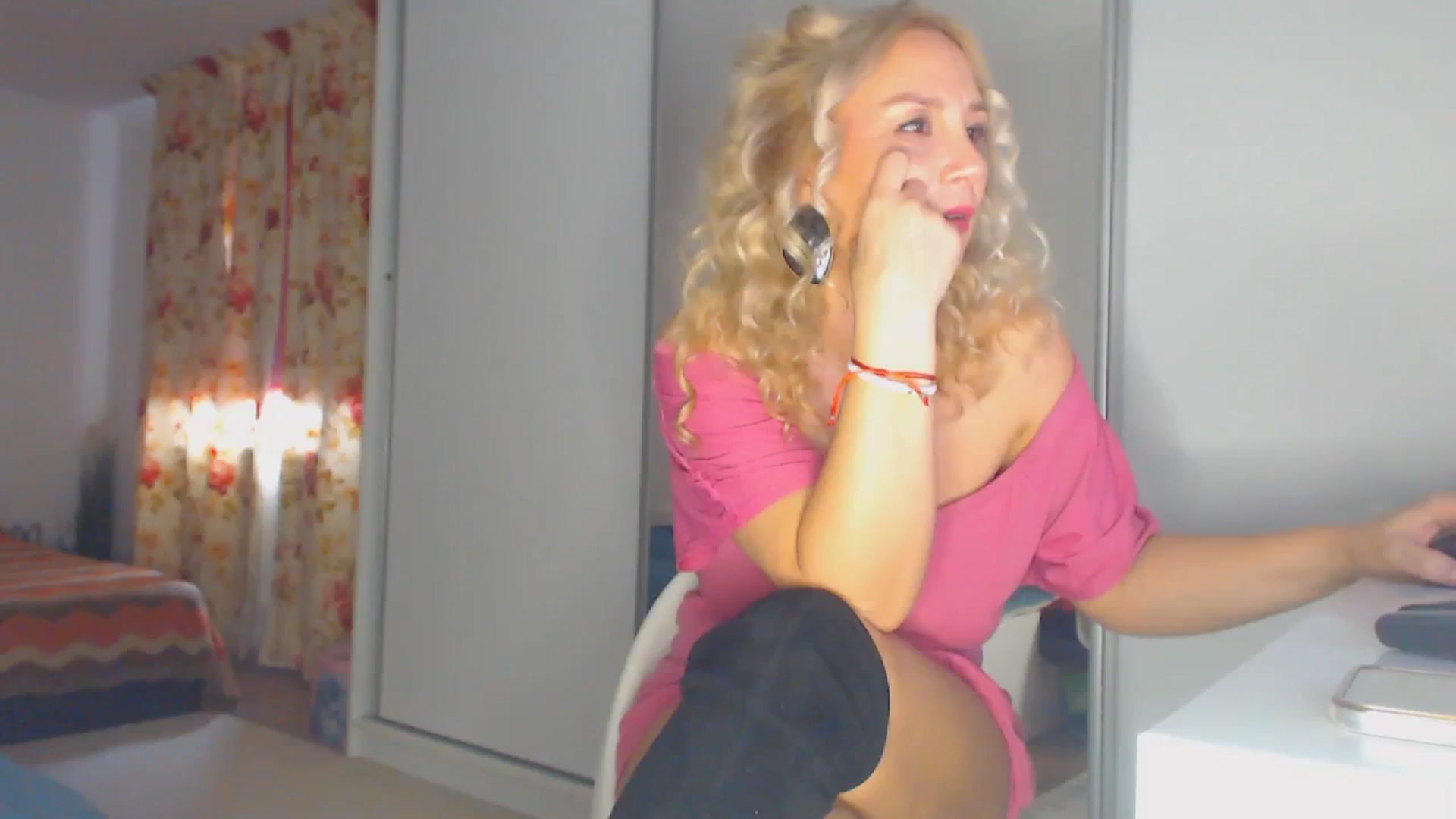 Gallery image thumbnail from Merlyn4u's myfreecams stream on, 02/01/2026, 11:50 image 9 of 20
