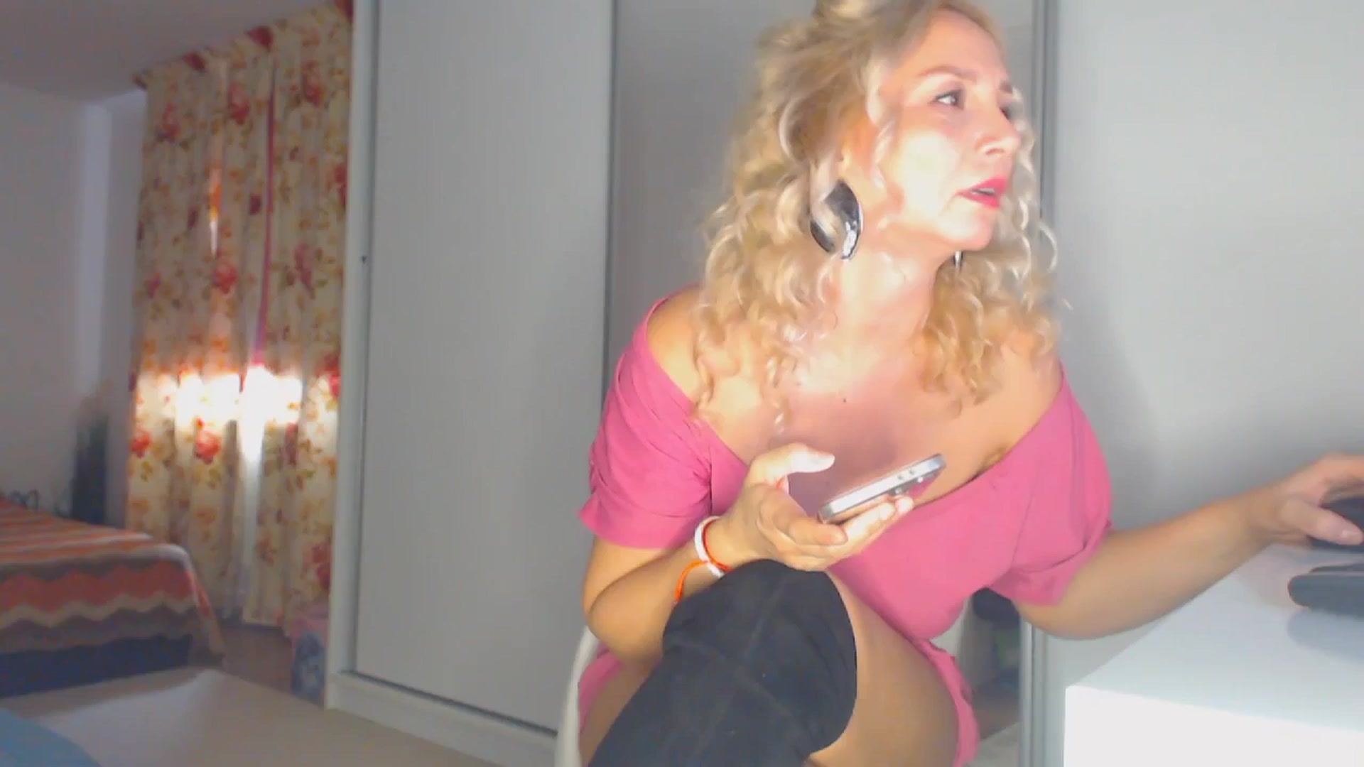 Gallery image thumbnail from Merlyn4u's myfreecams stream on, 02/01/2026, 11:50 image 10 of 20