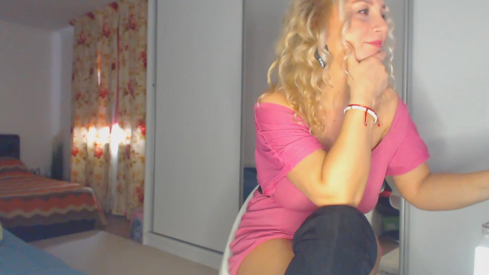 Gallery image thumbnail from Merlyn4u's myfreecams stream on, 02/01/2026, 15:05 image 1 of 20