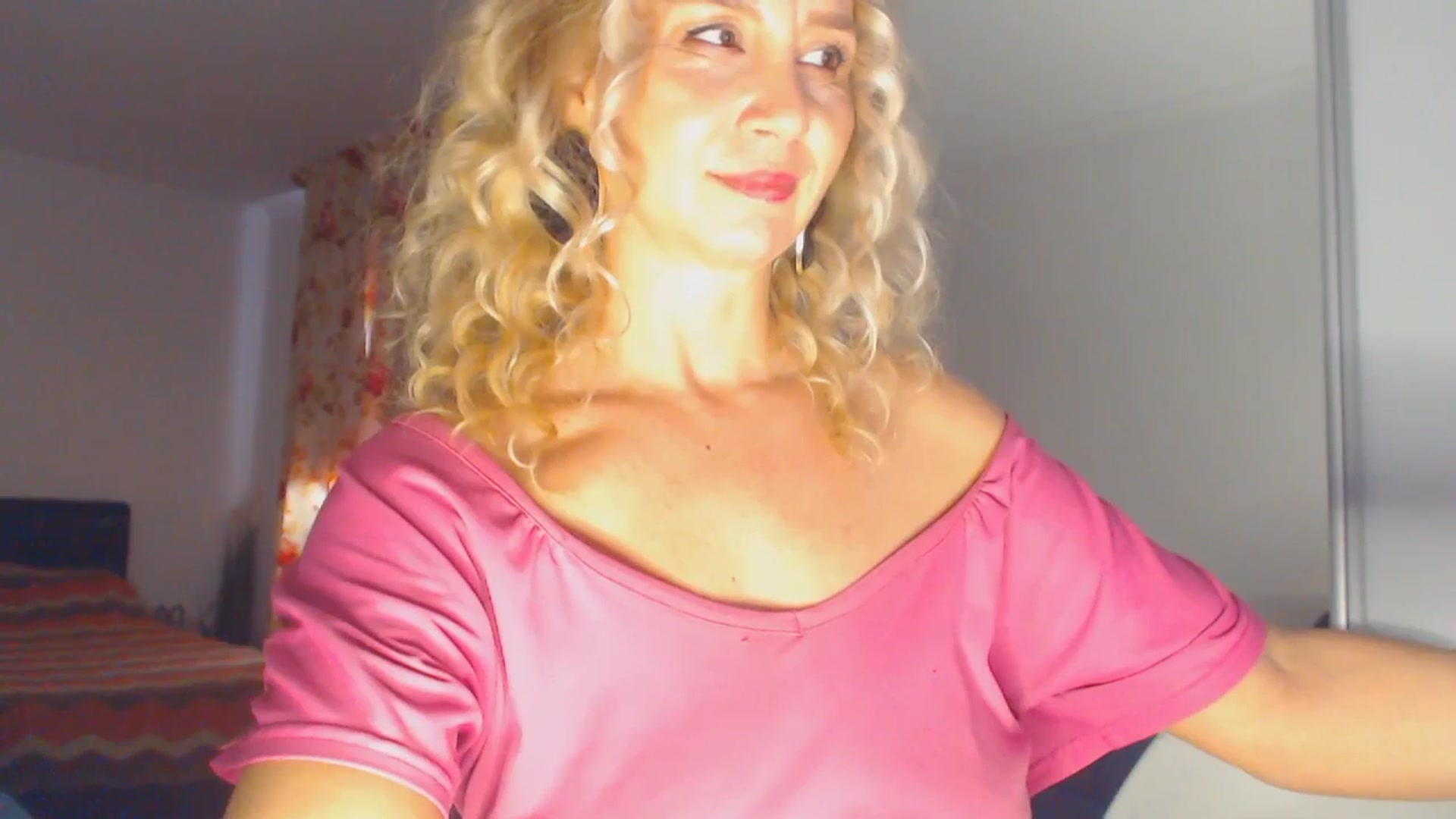 Gallery image thumbnail from Merlyn4u's myfreecams stream on, 02/01/2026, 15:05 image 3 of 20