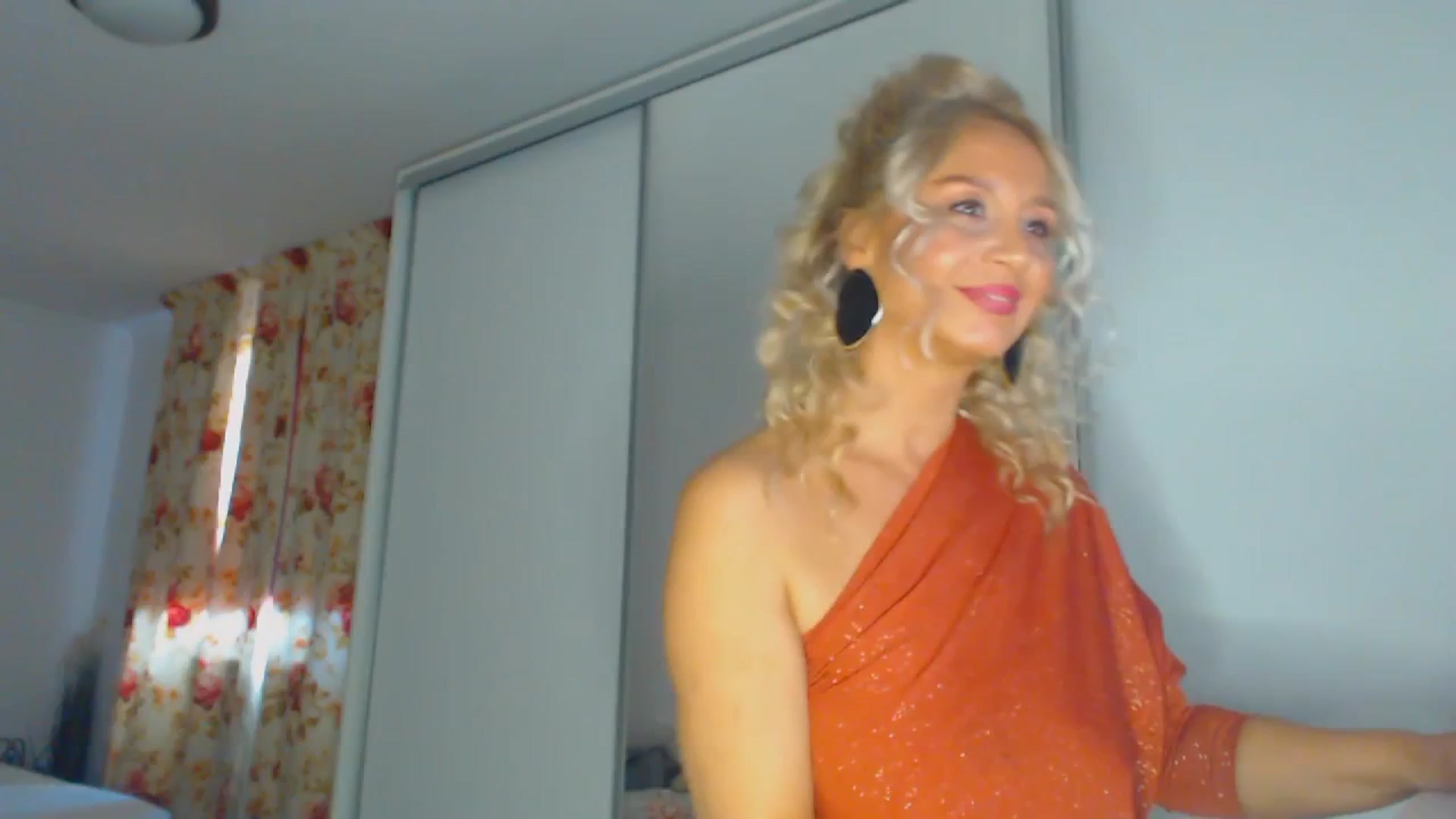 Gallery image thumbnail from Merlyn4u's myfreecams stream on, 02/14/2026, 12:32 image 13 of 20