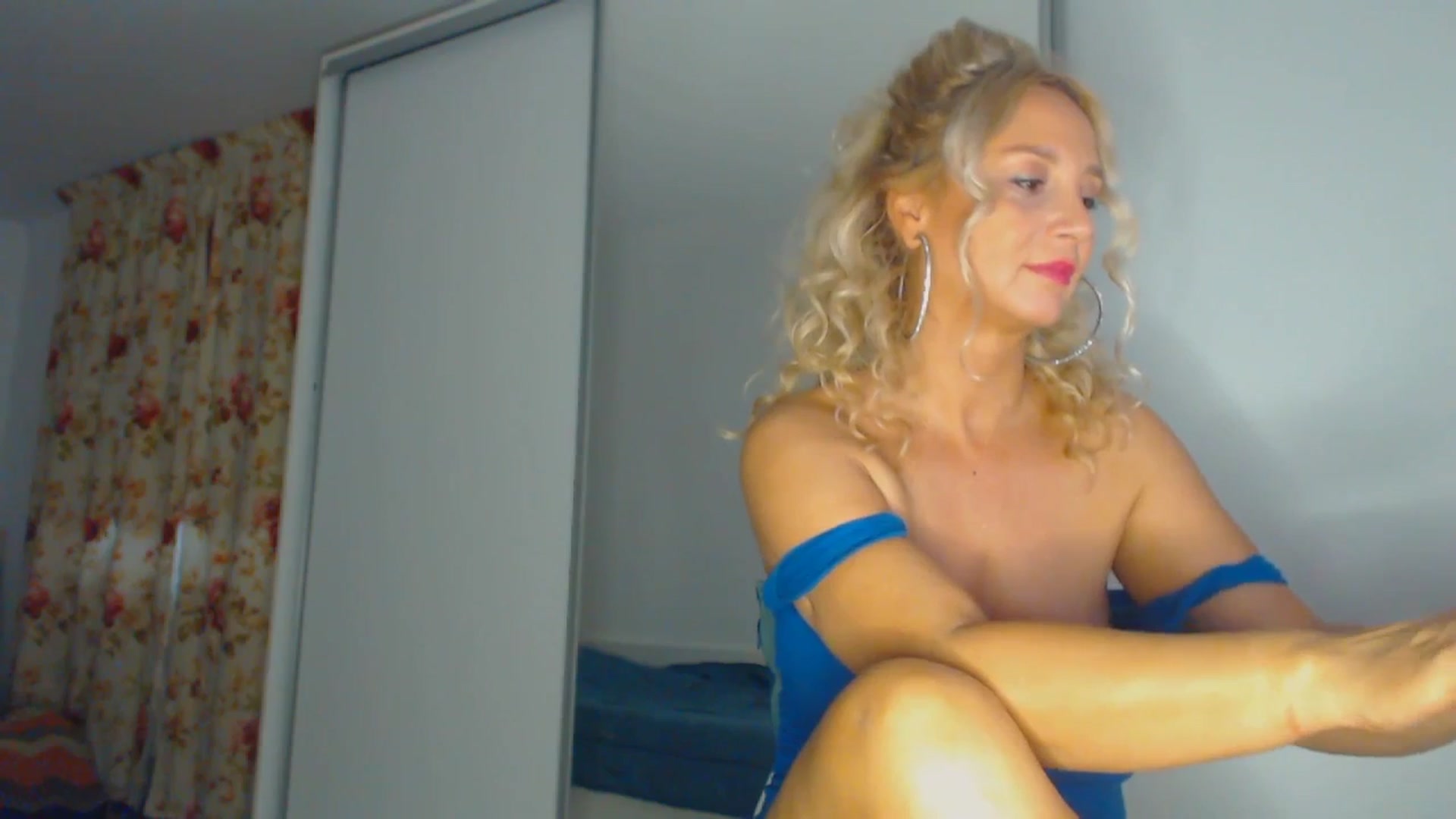 Gallery image thumbnail from Merlyn4u's myfreecams stream on, 02/15/2026, 16:28 image 12 of 20