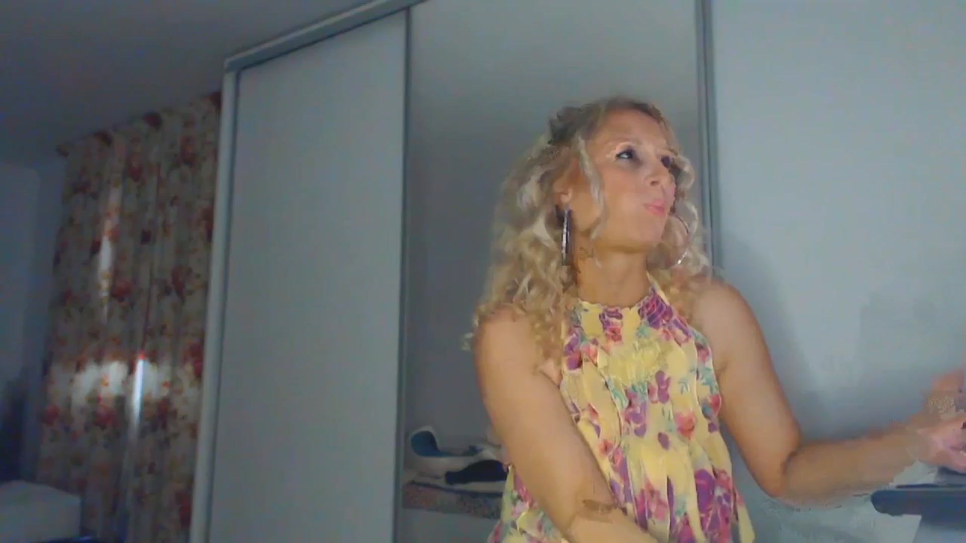 Gallery image thumbnail from Merlyn4u's myfreecams stream on, 02/17/2026, 13:47 image 8 of 20