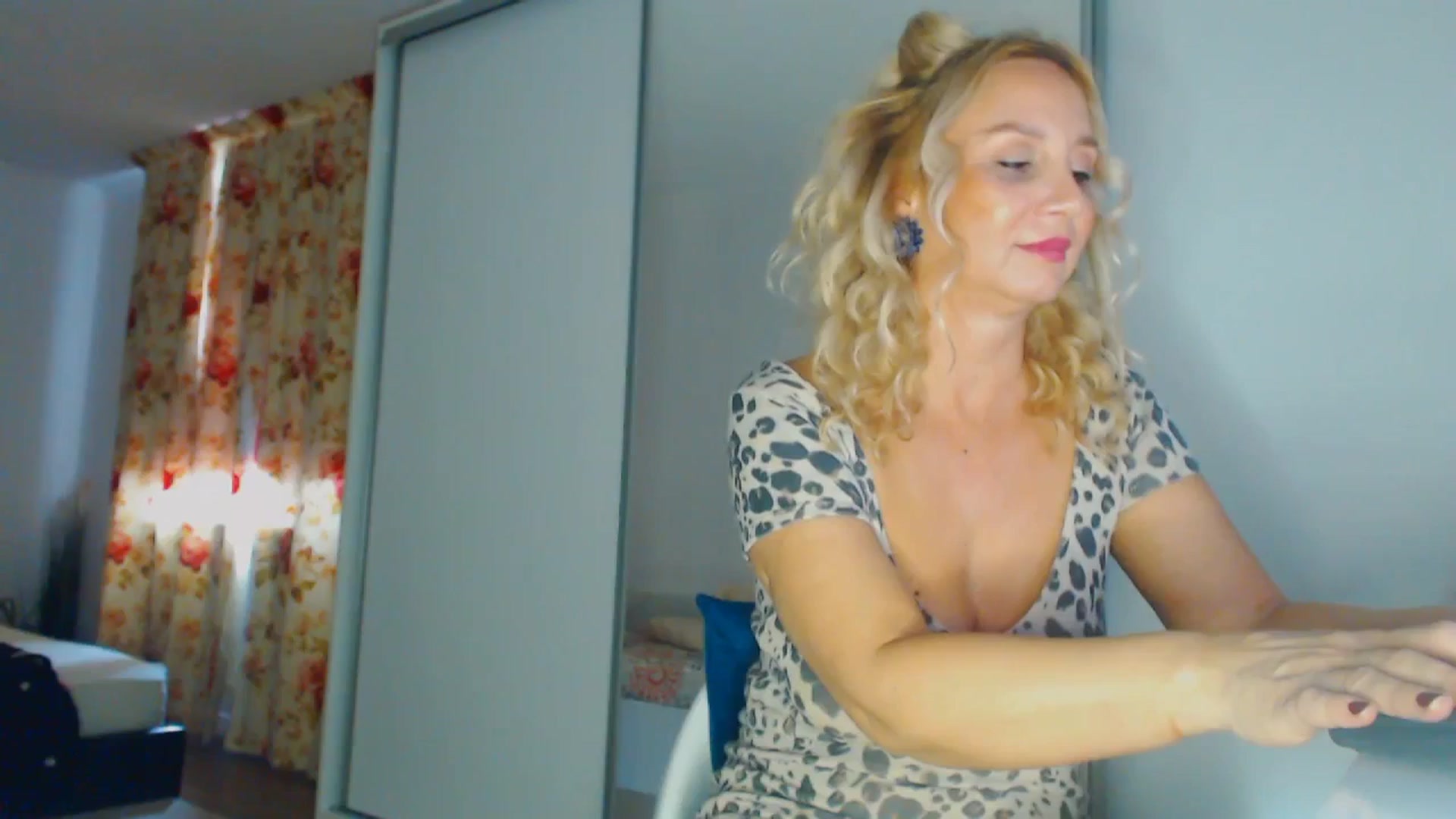 Gallery image thumbnail from Merlyn4u's myfreecams stream on, 02/20/2026, 13:07 image 10 of 20