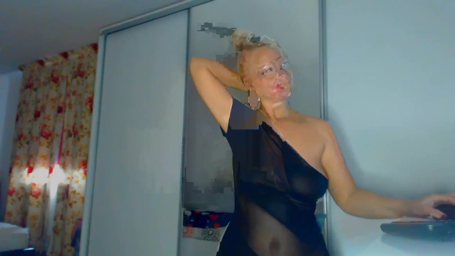Gallery image thumbnail from Merlyn4u's myfreecams stream on, 02/24/2026, 09:58 image 14 of 20