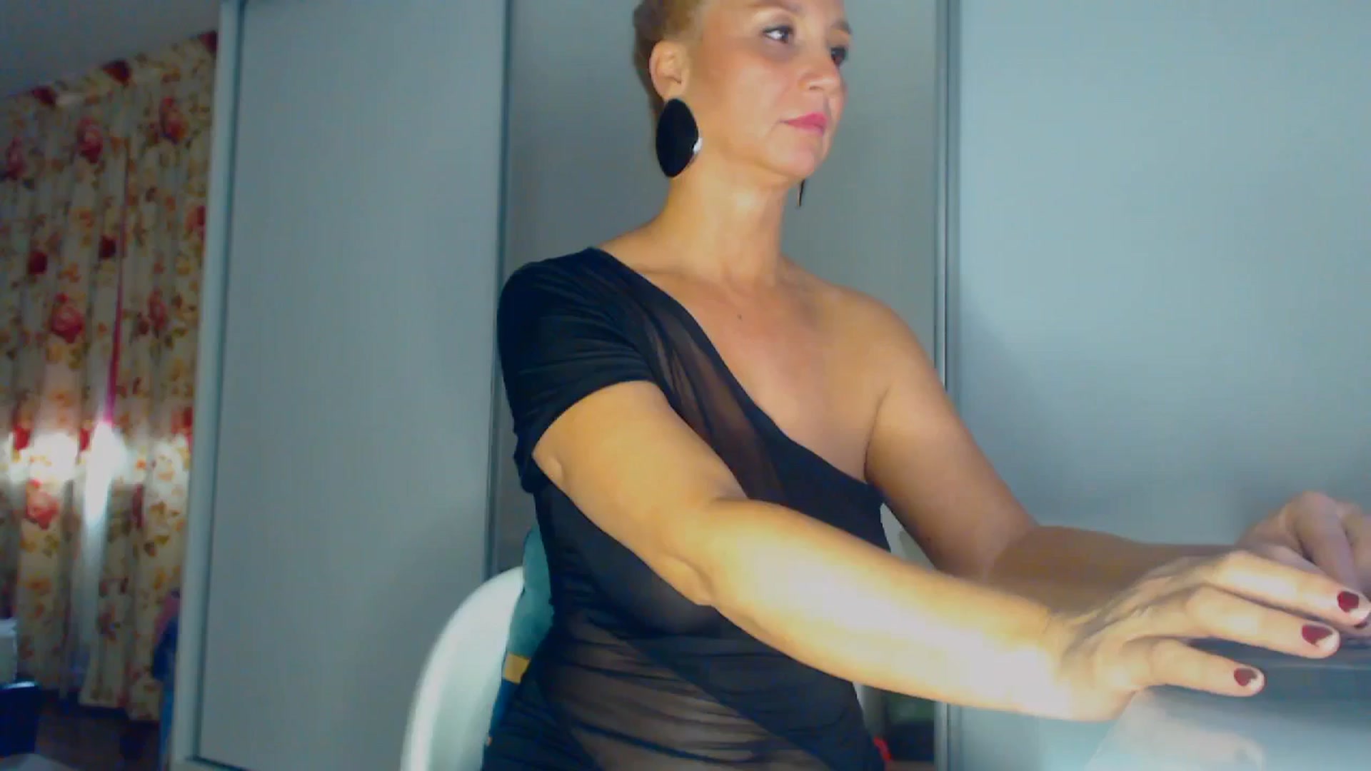 Gallery image thumbnail from Merlyn4u's myfreecams stream on, 02/24/2026, 12:20 image 12 of 20